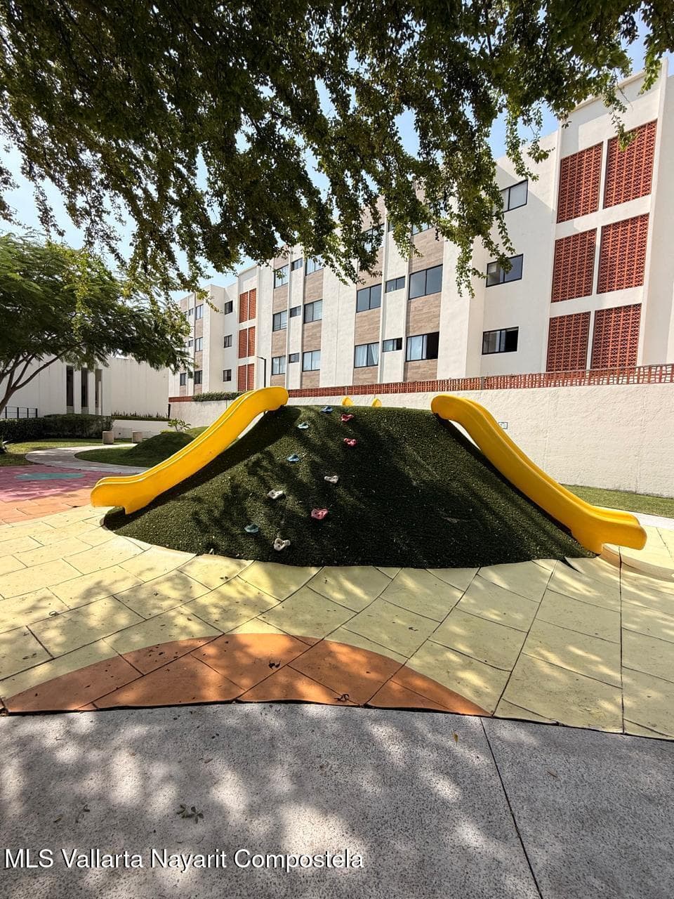 201 Paseo Foresta TORRE A 18