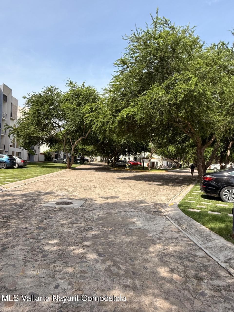 201 Paseo Foresta TORRE A 26