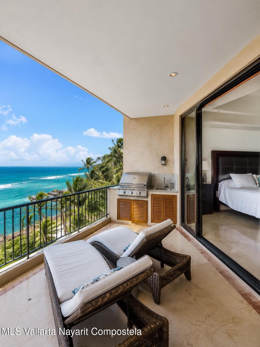 Grand Venetian 22