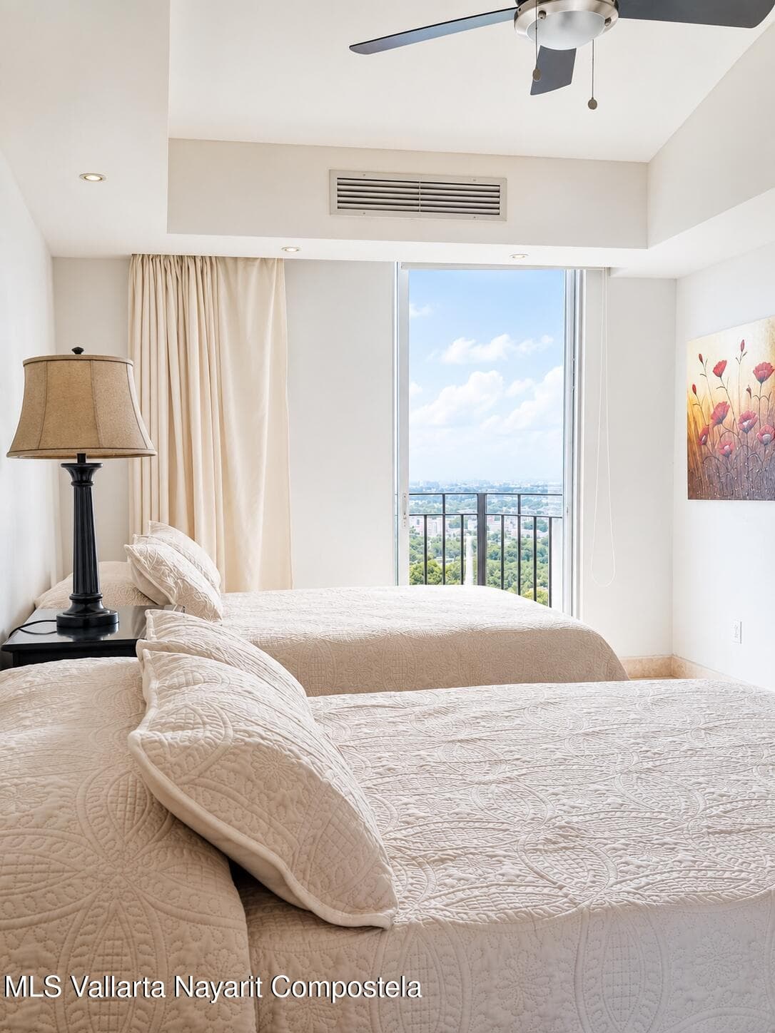 Grand Venetian 26