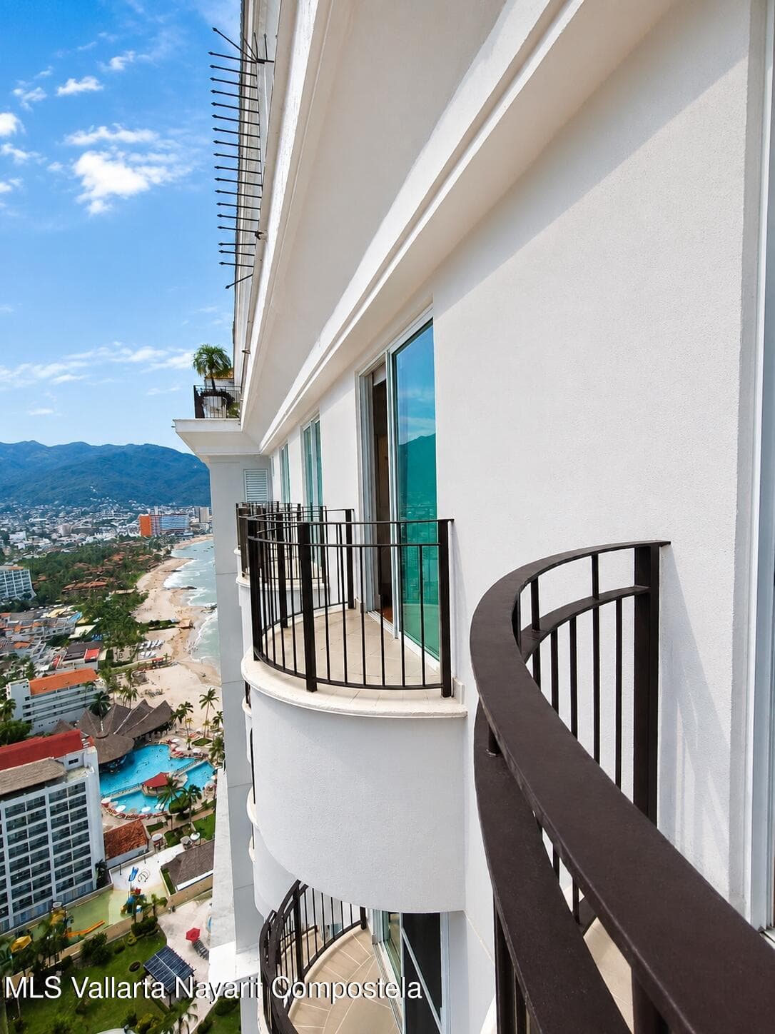 Grand Venetian 27