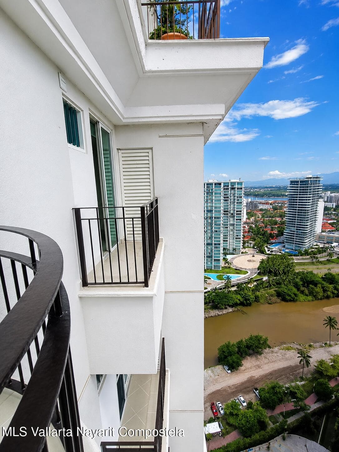 Grand Venetian 28