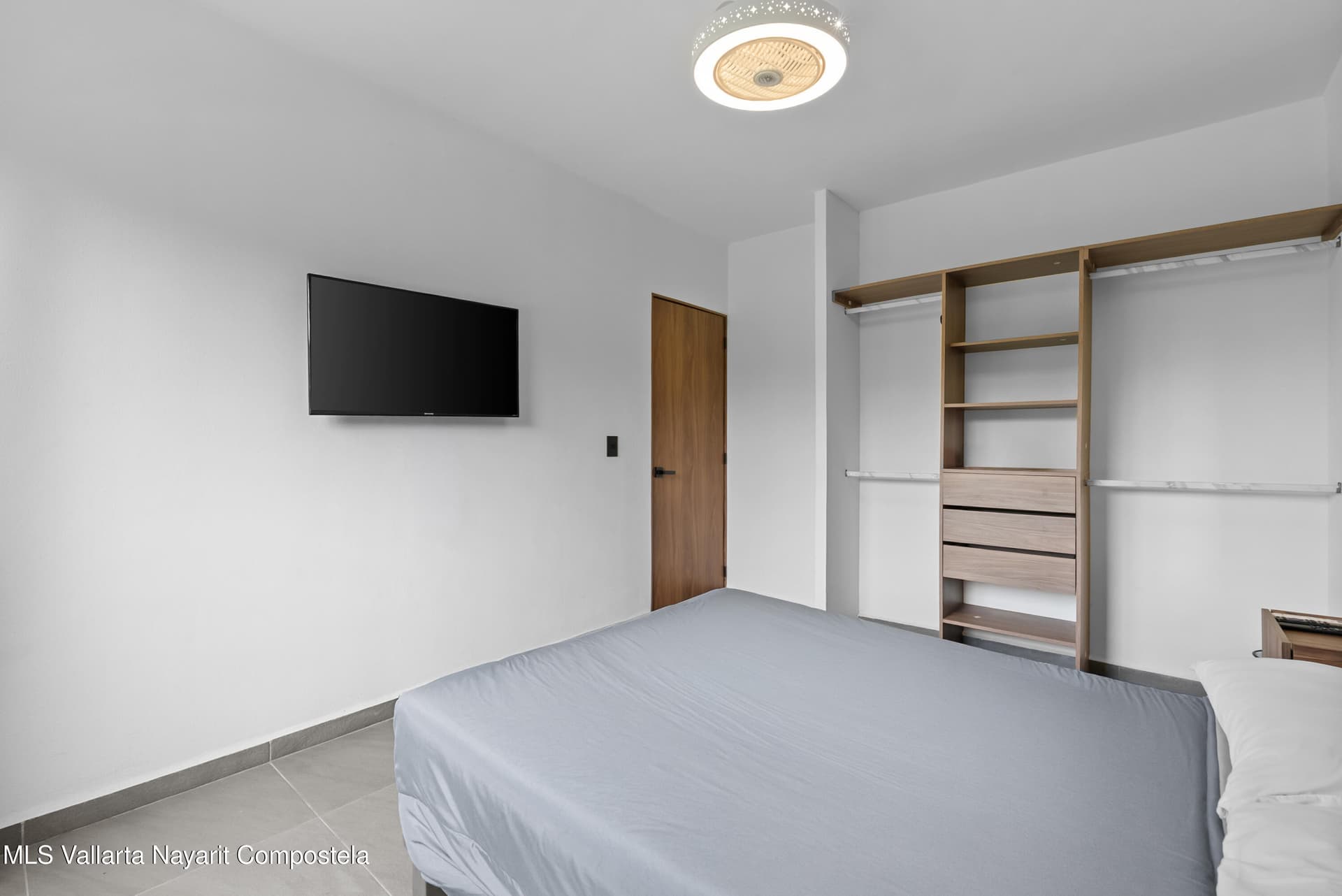 407 Paseo Foresta 14