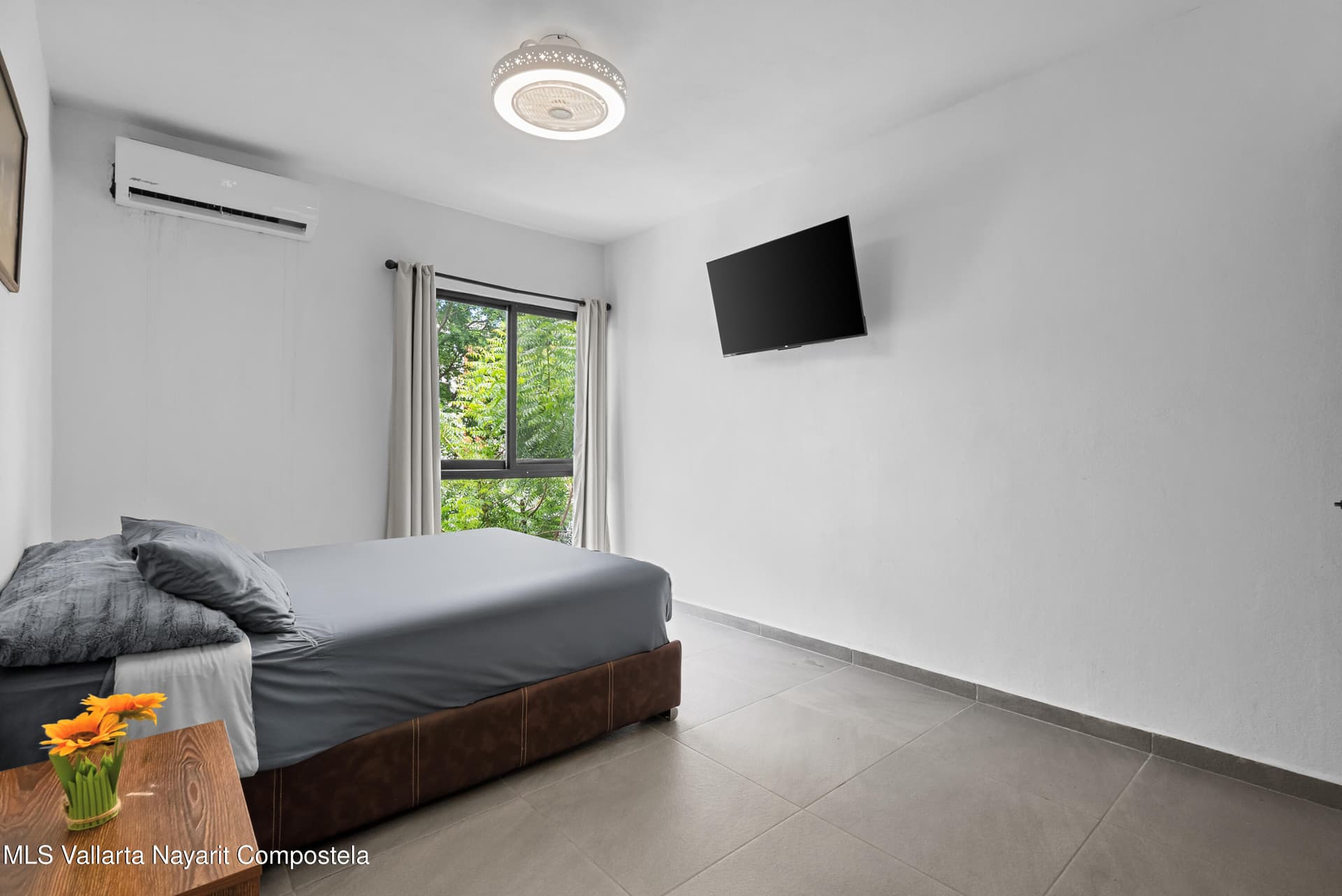 407 Paseo Foresta 19