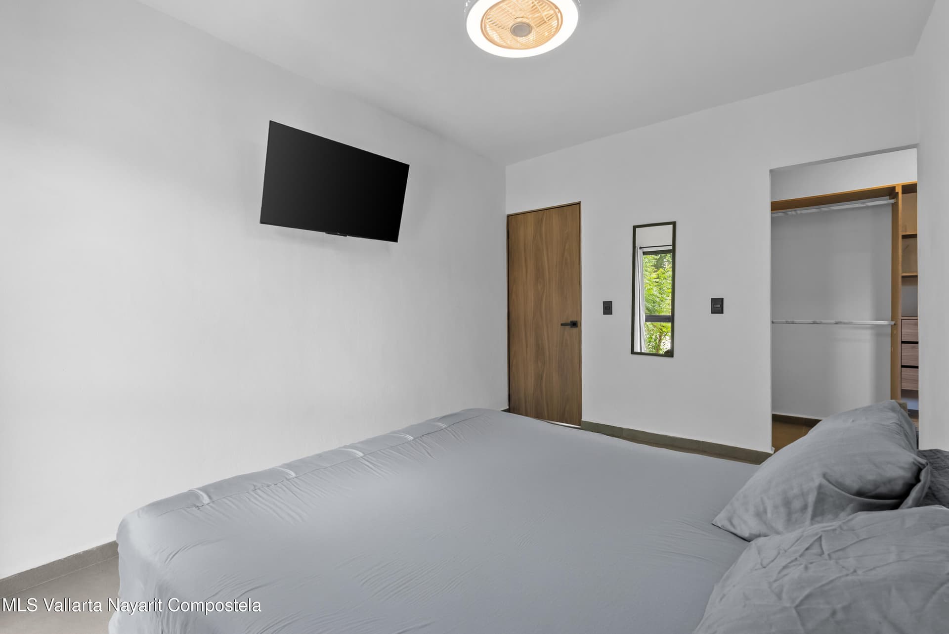 407 Paseo Foresta 20