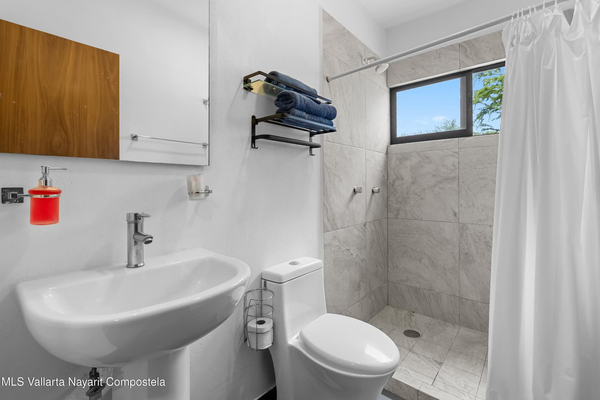407 Paseo Foresta 22