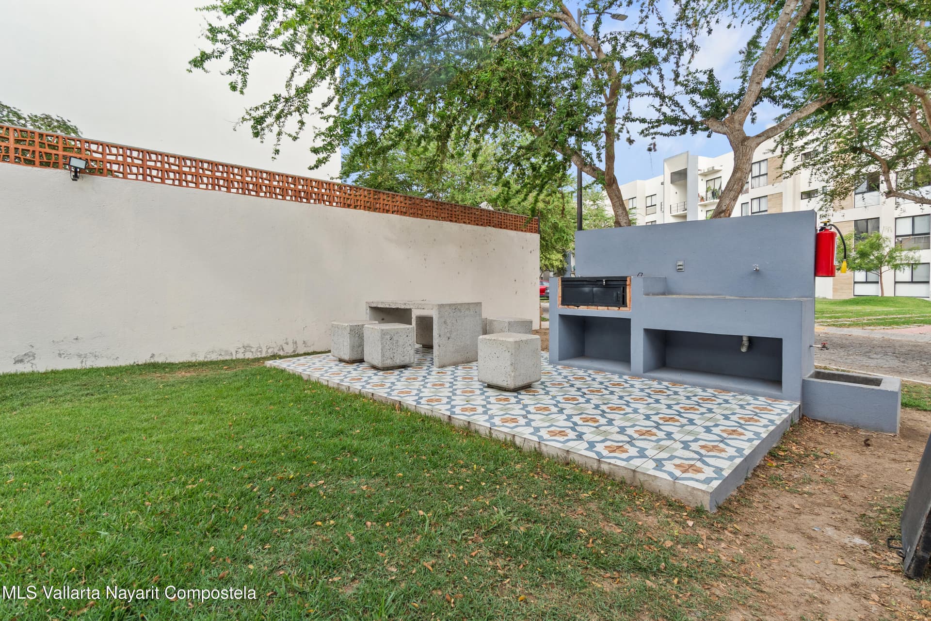 407 Paseo Foresta 24