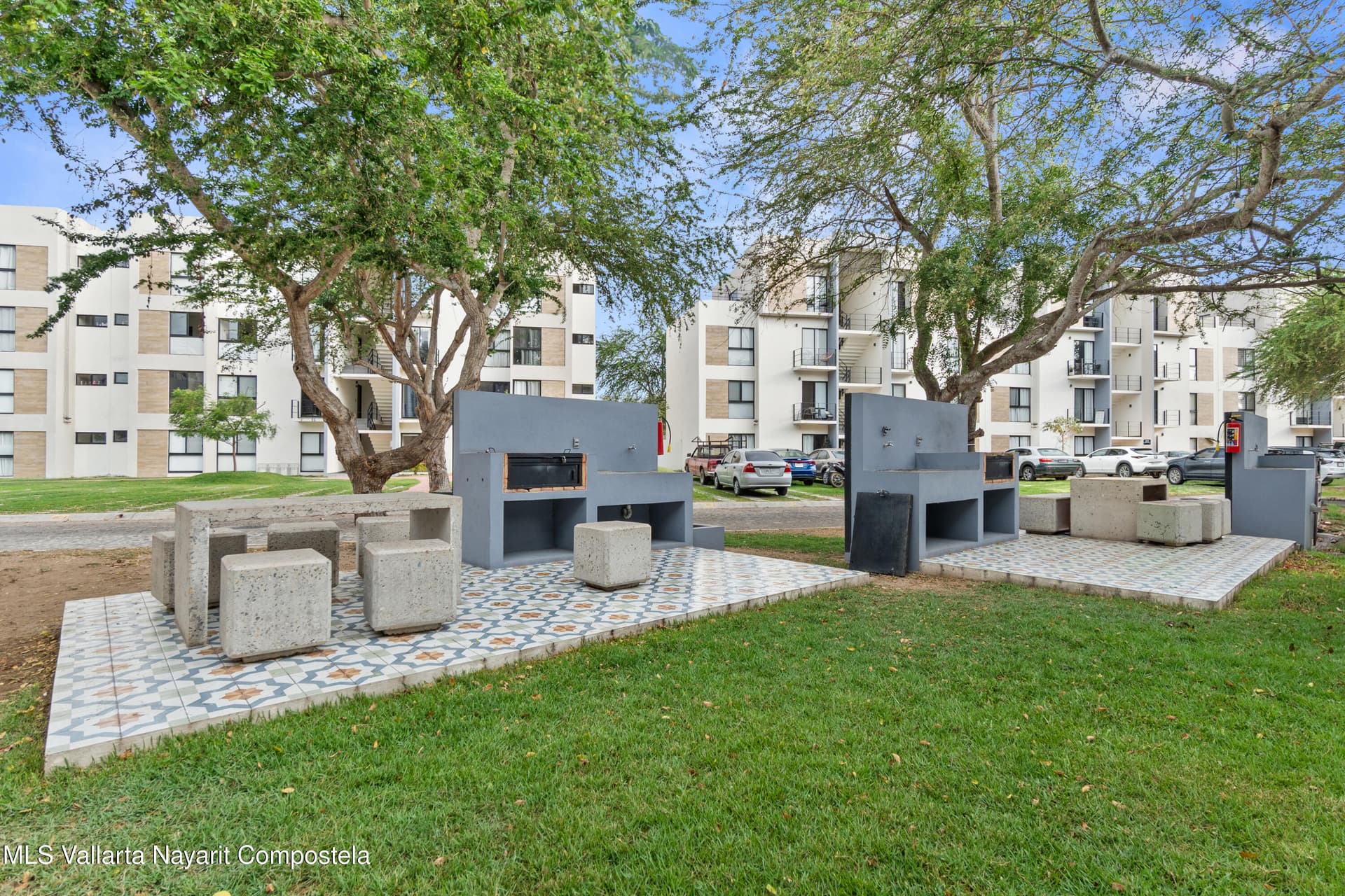 407 Paseo Foresta 25