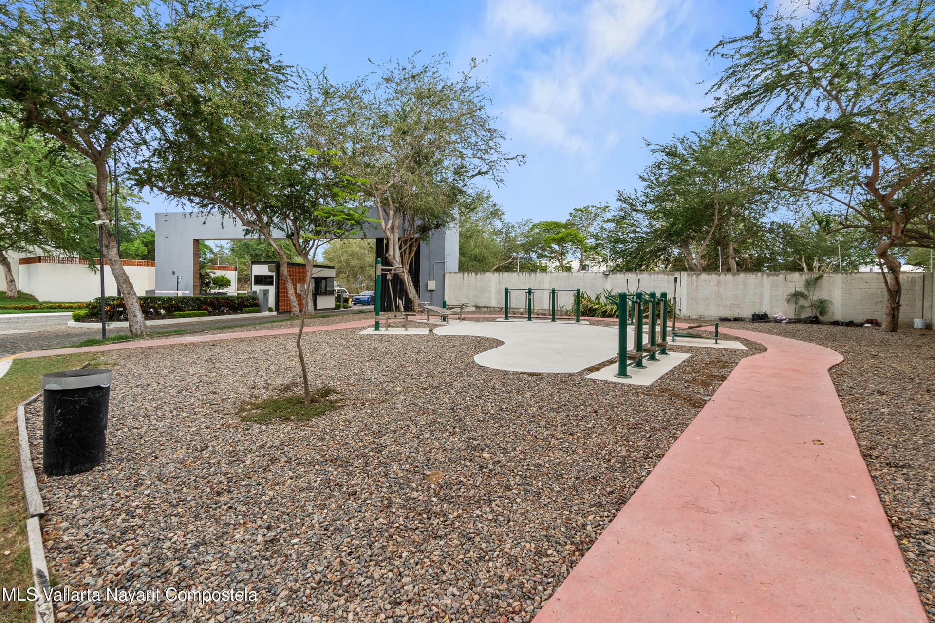 407 Paseo Foresta 29