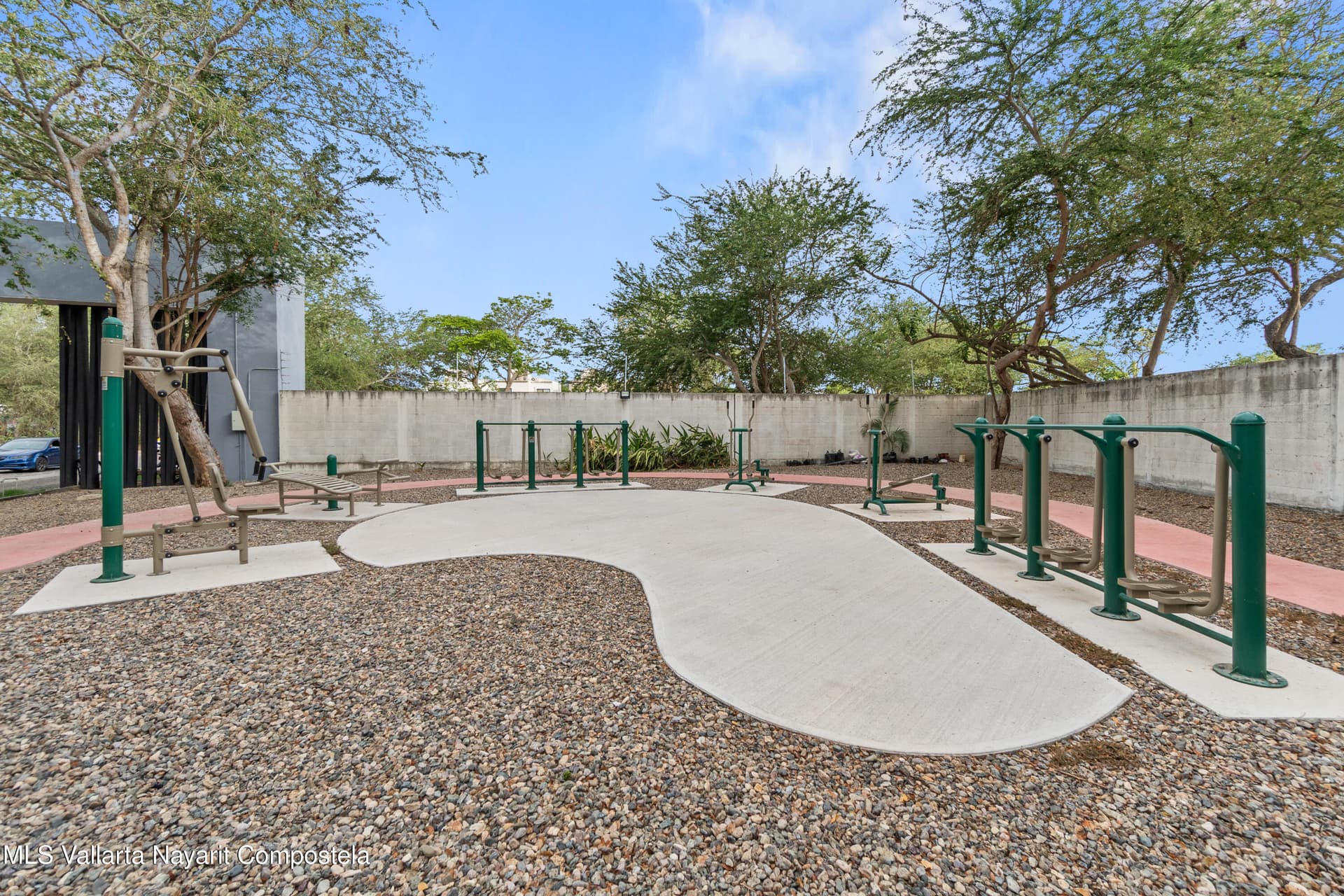 407 Paseo Foresta 31