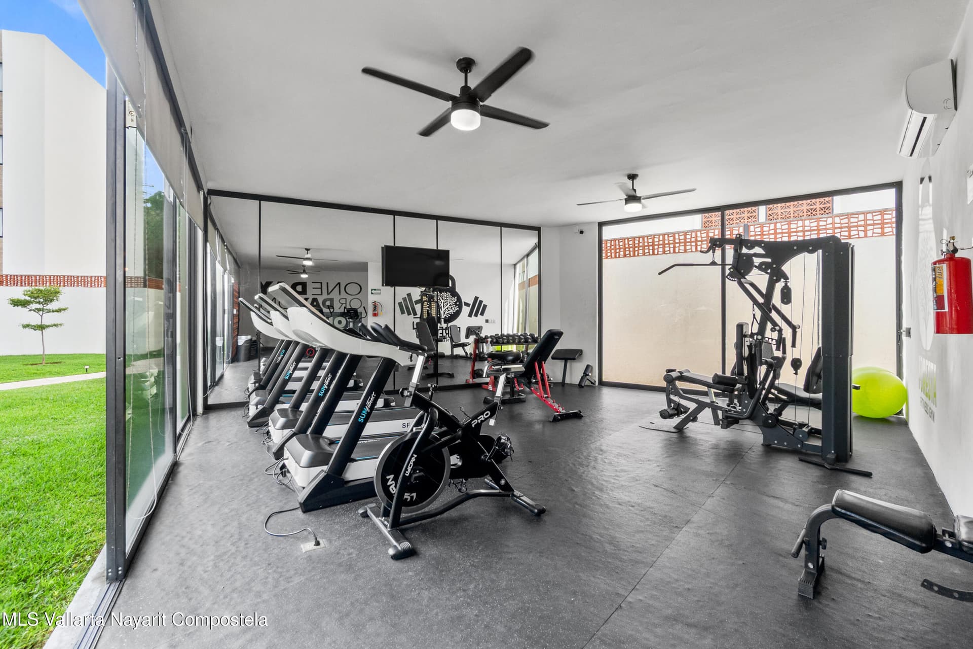 407 Paseo Foresta 35