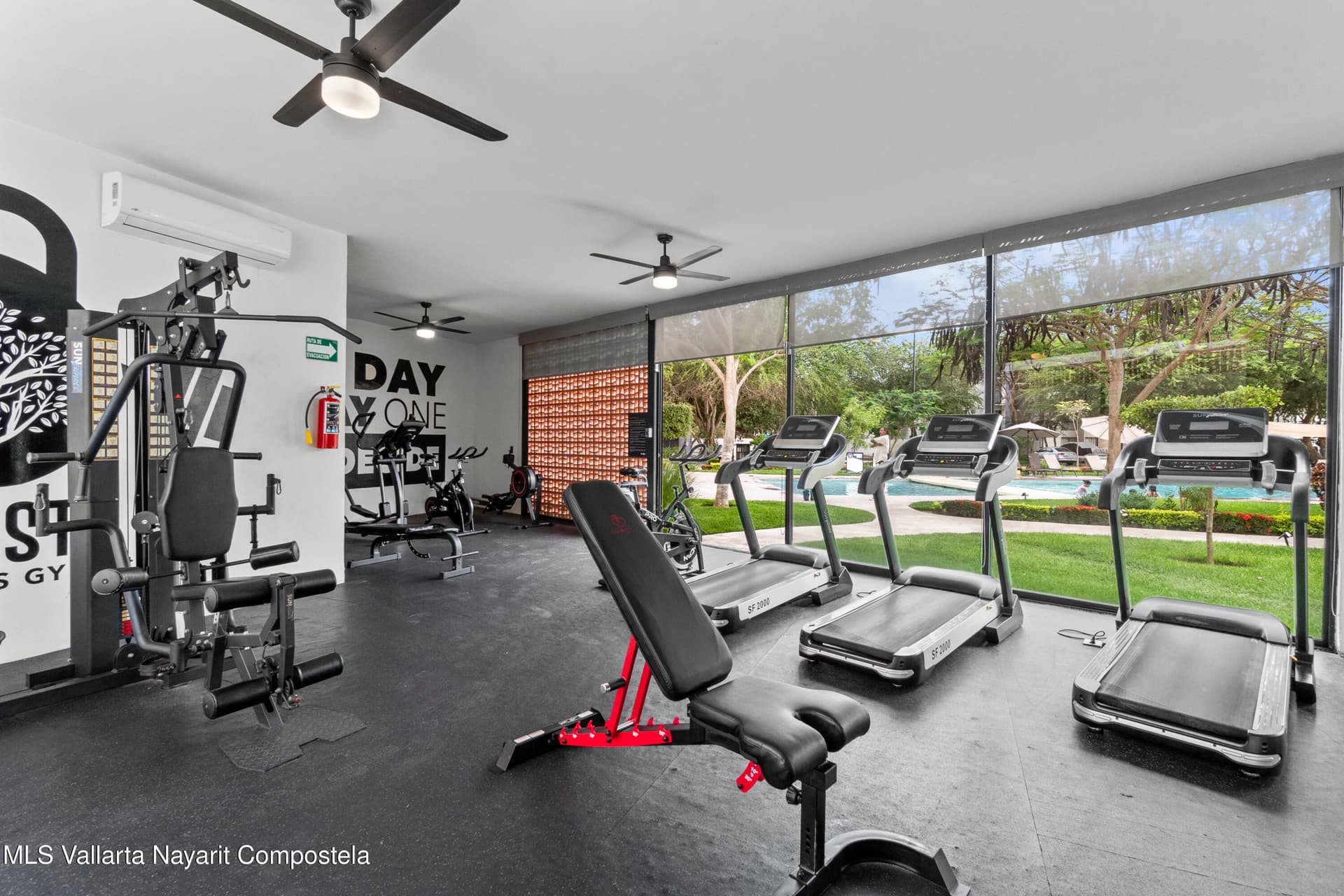 407 Paseo Foresta 36