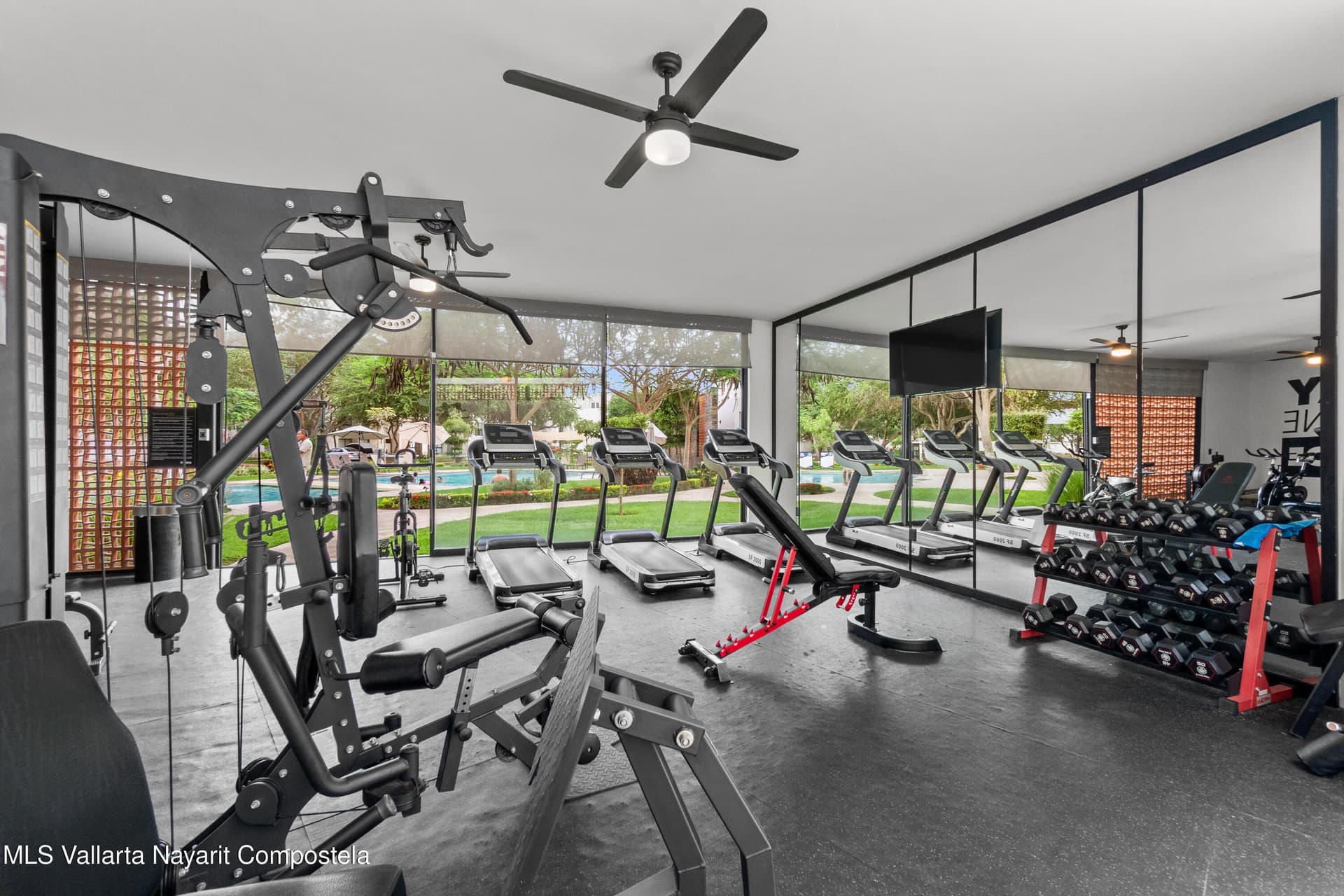 407 Paseo Foresta 37