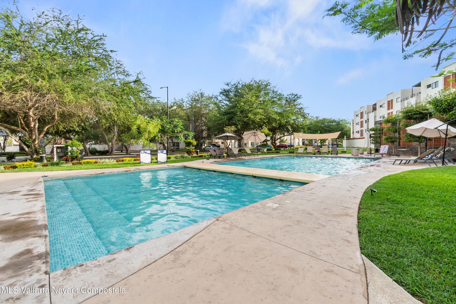 407 Paseo Foresta 39