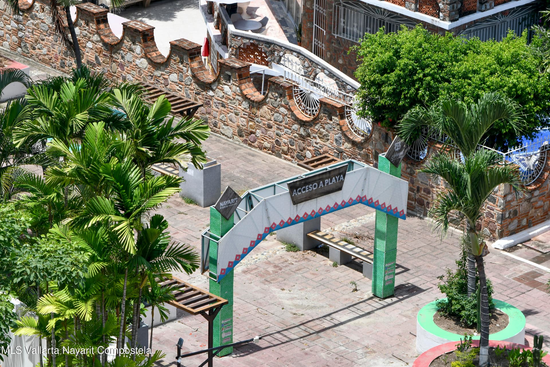 36 Avenida Los Picos 11
