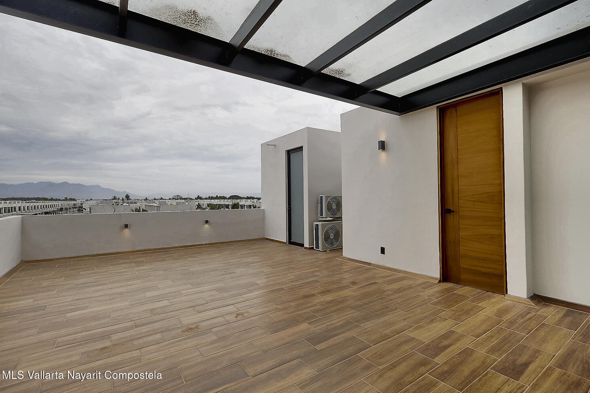 158 Palma del Rey Ave. 18