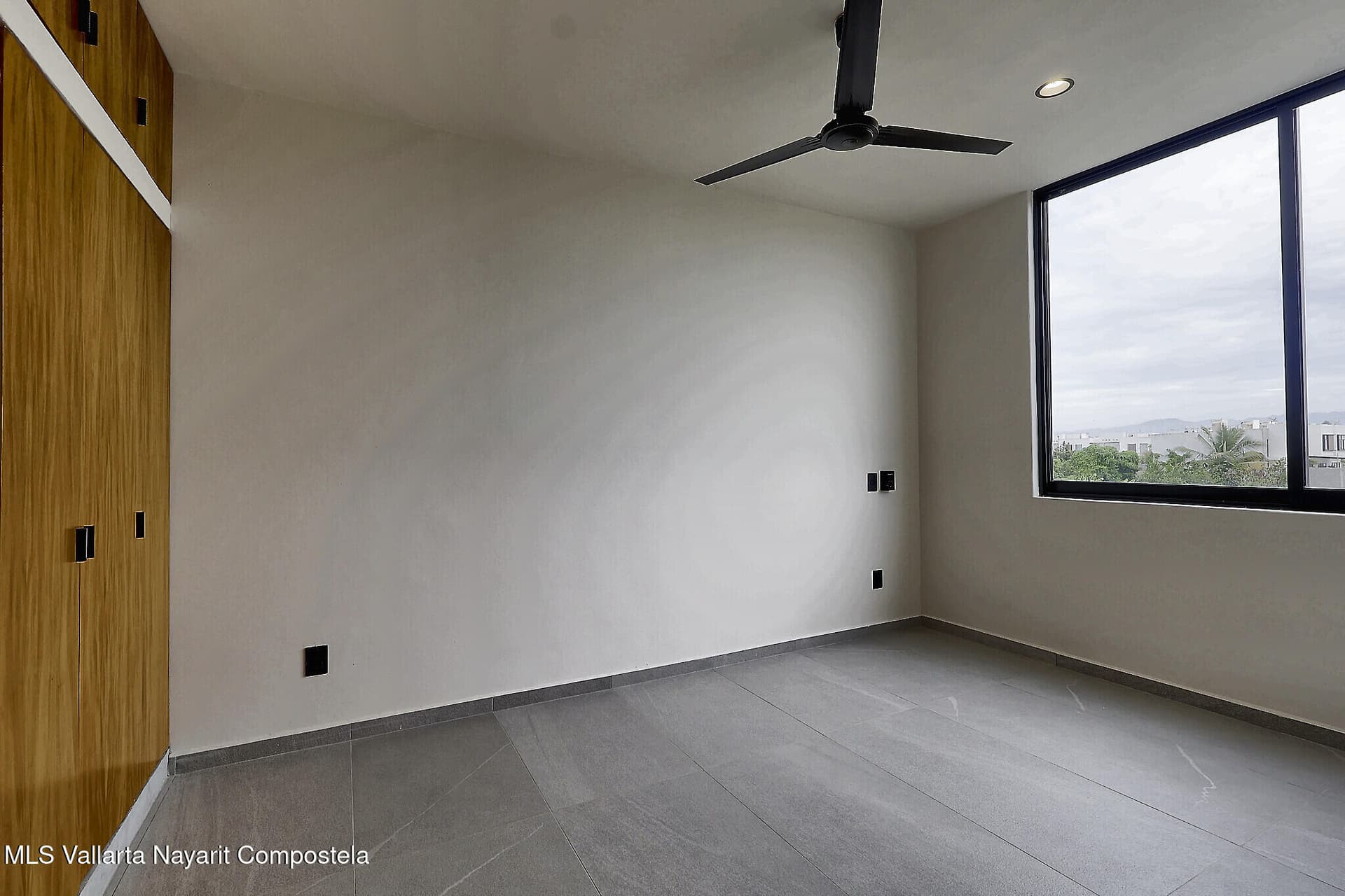 158 Palma del Rey Ave. 12