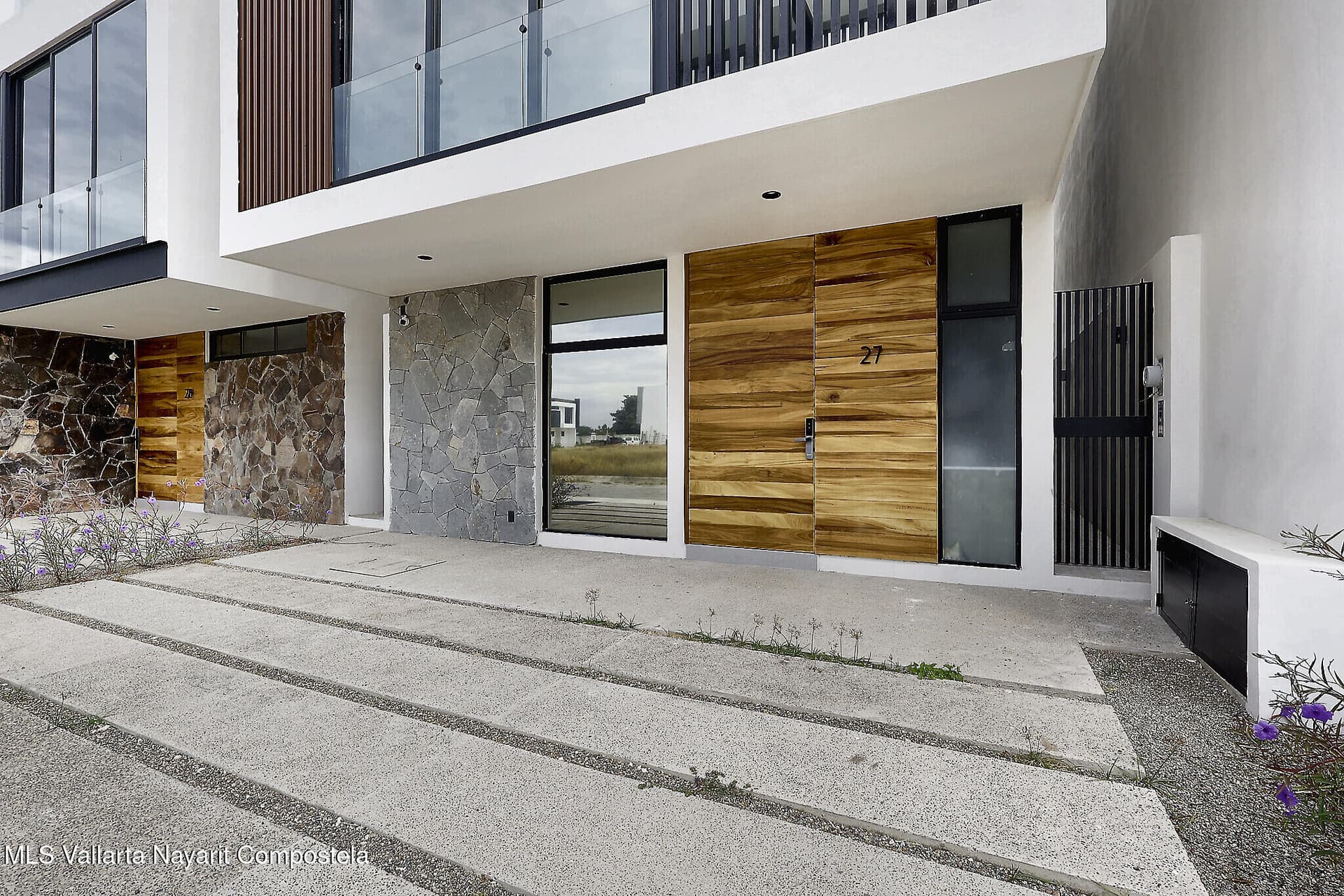 158 Palma del Rey Ave. 2