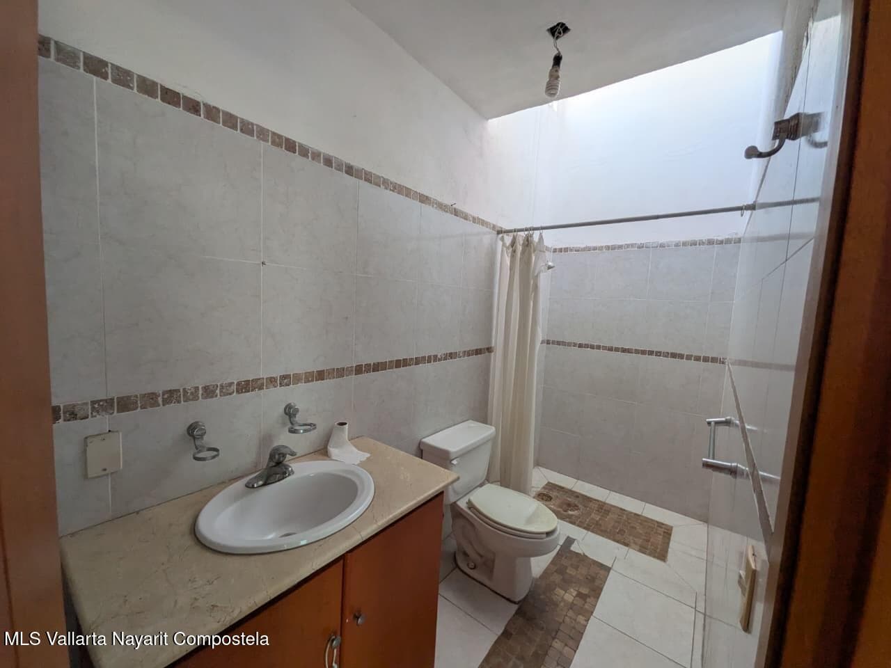 364 Avenida los tules 9