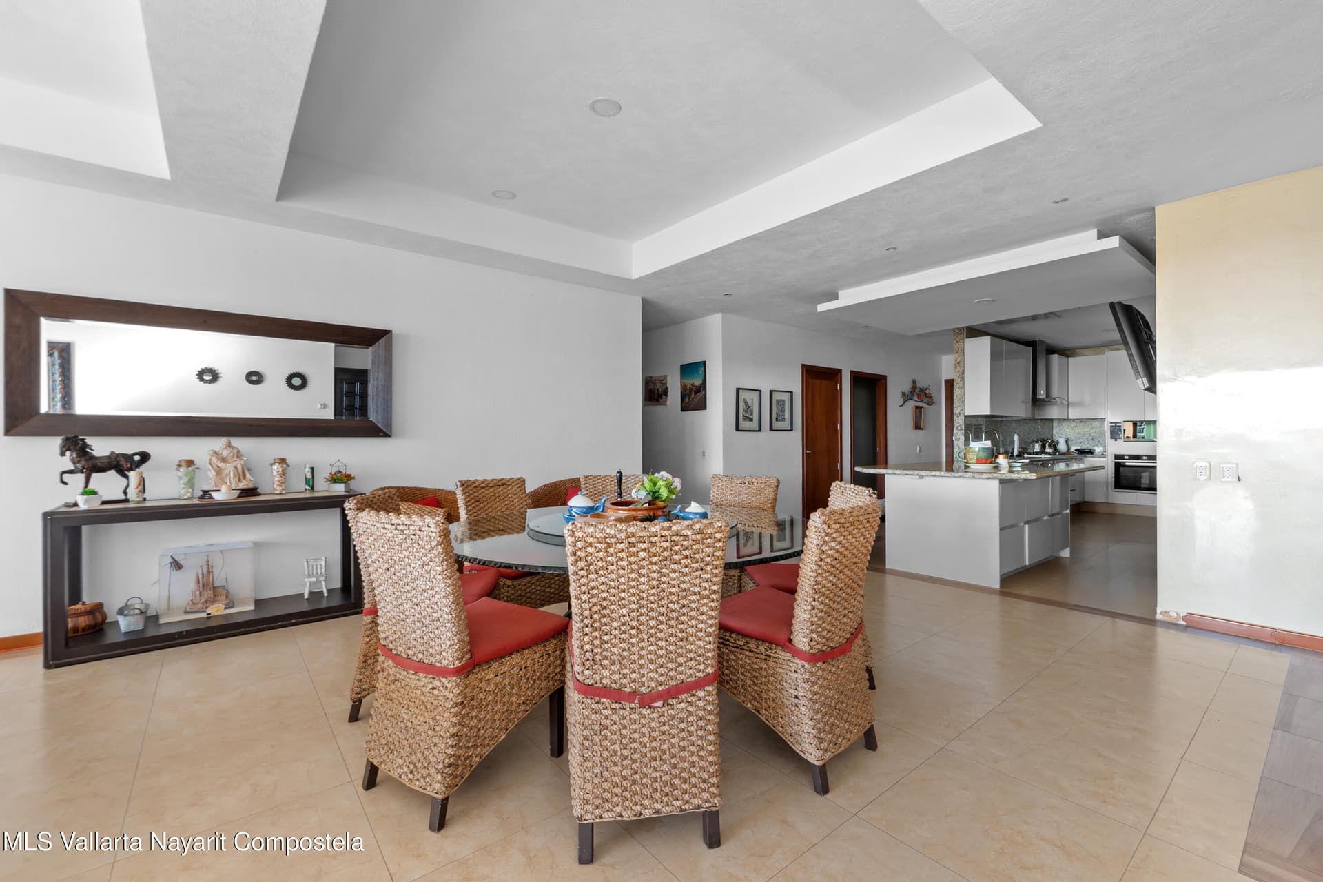 Grand Venetian 9