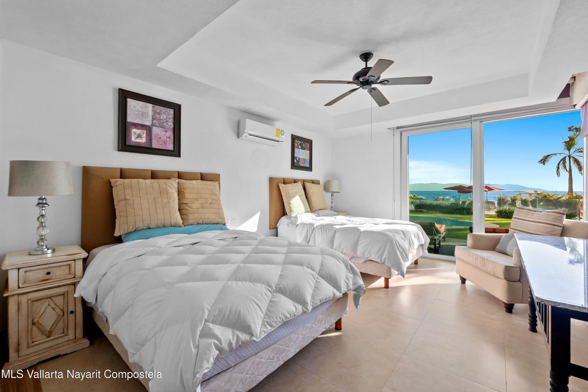 Grand Venetian 15