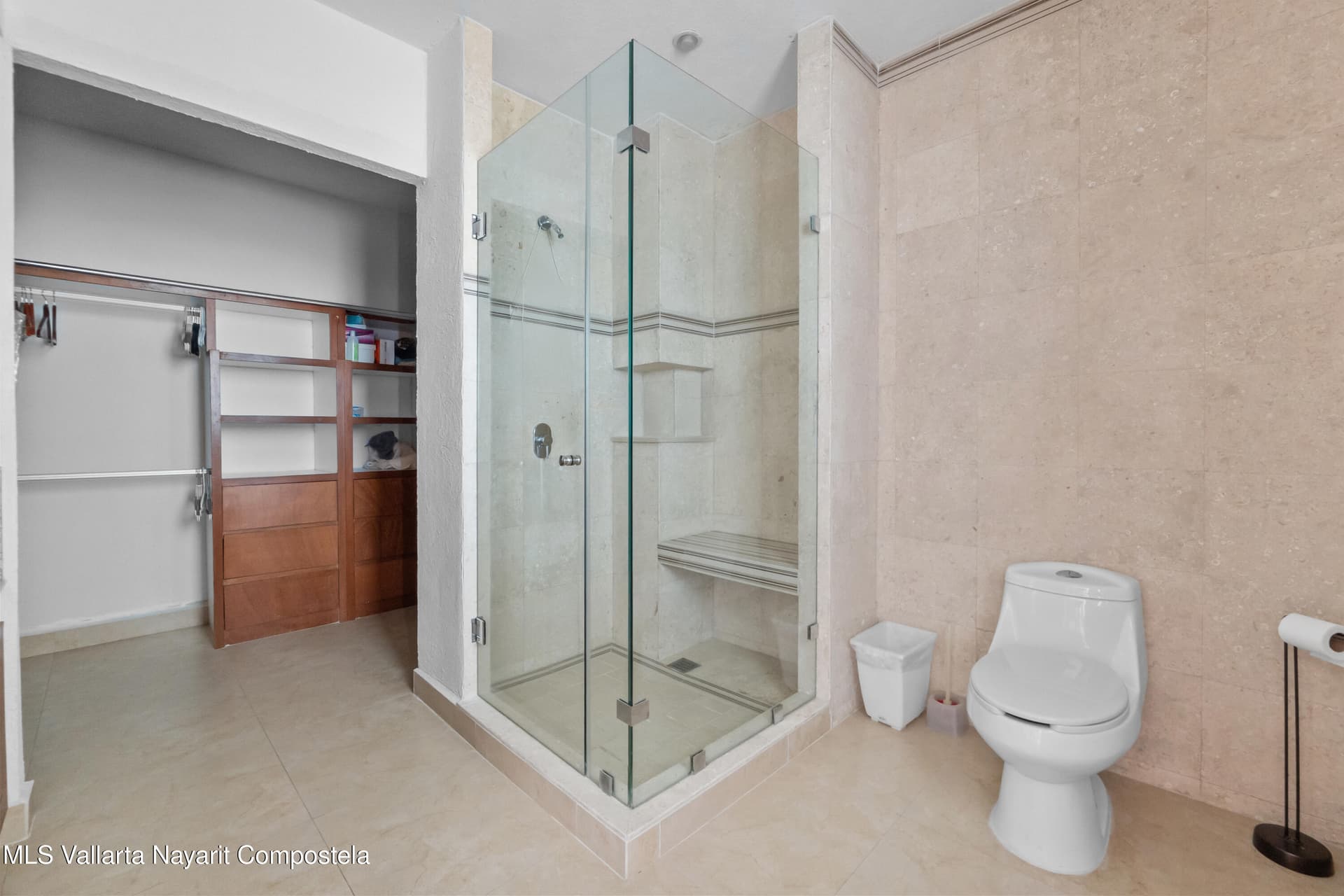 Grand Venetian 17