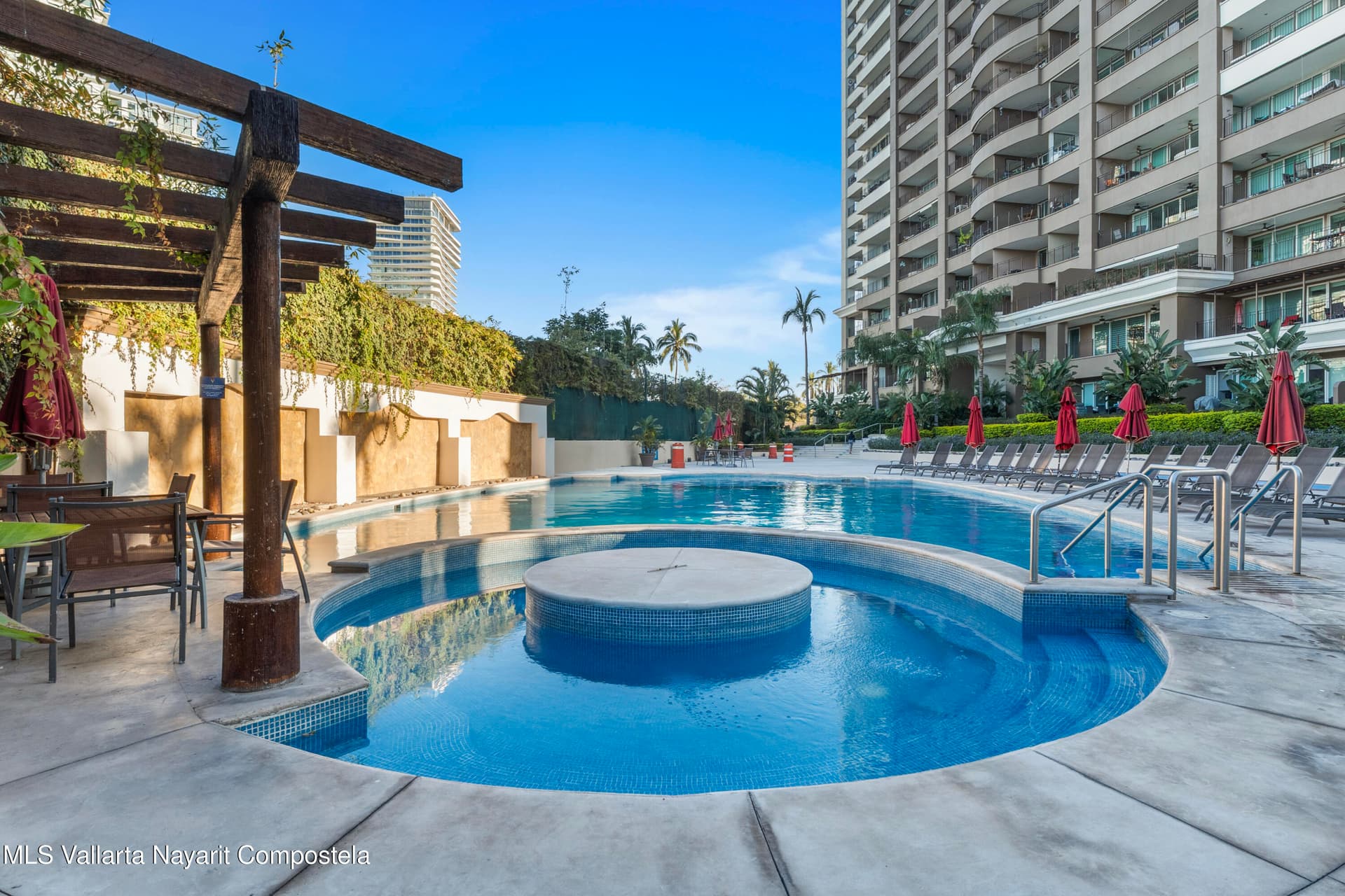Grand Venetian 28