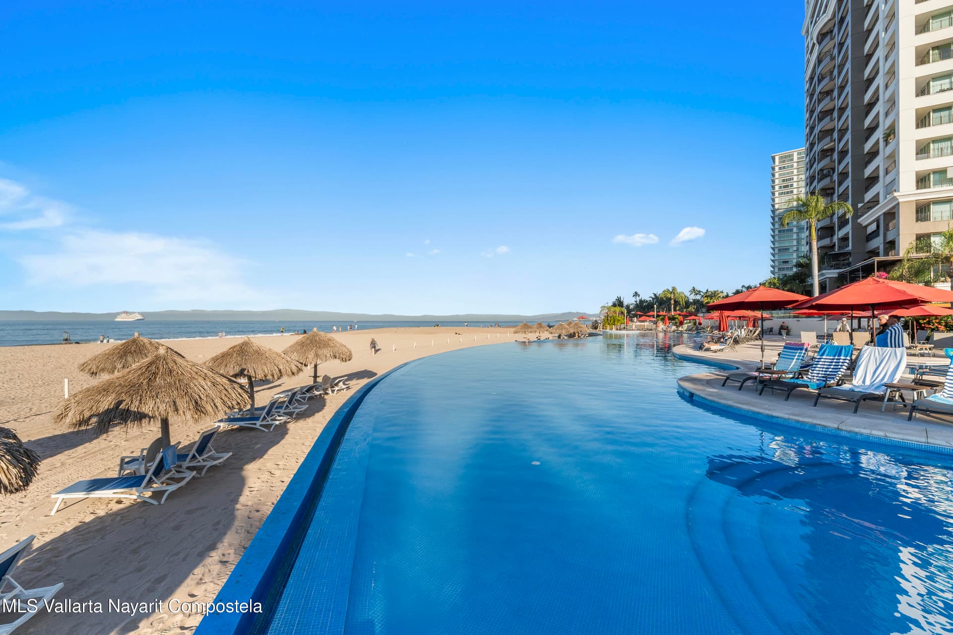 Grand Venetian 32