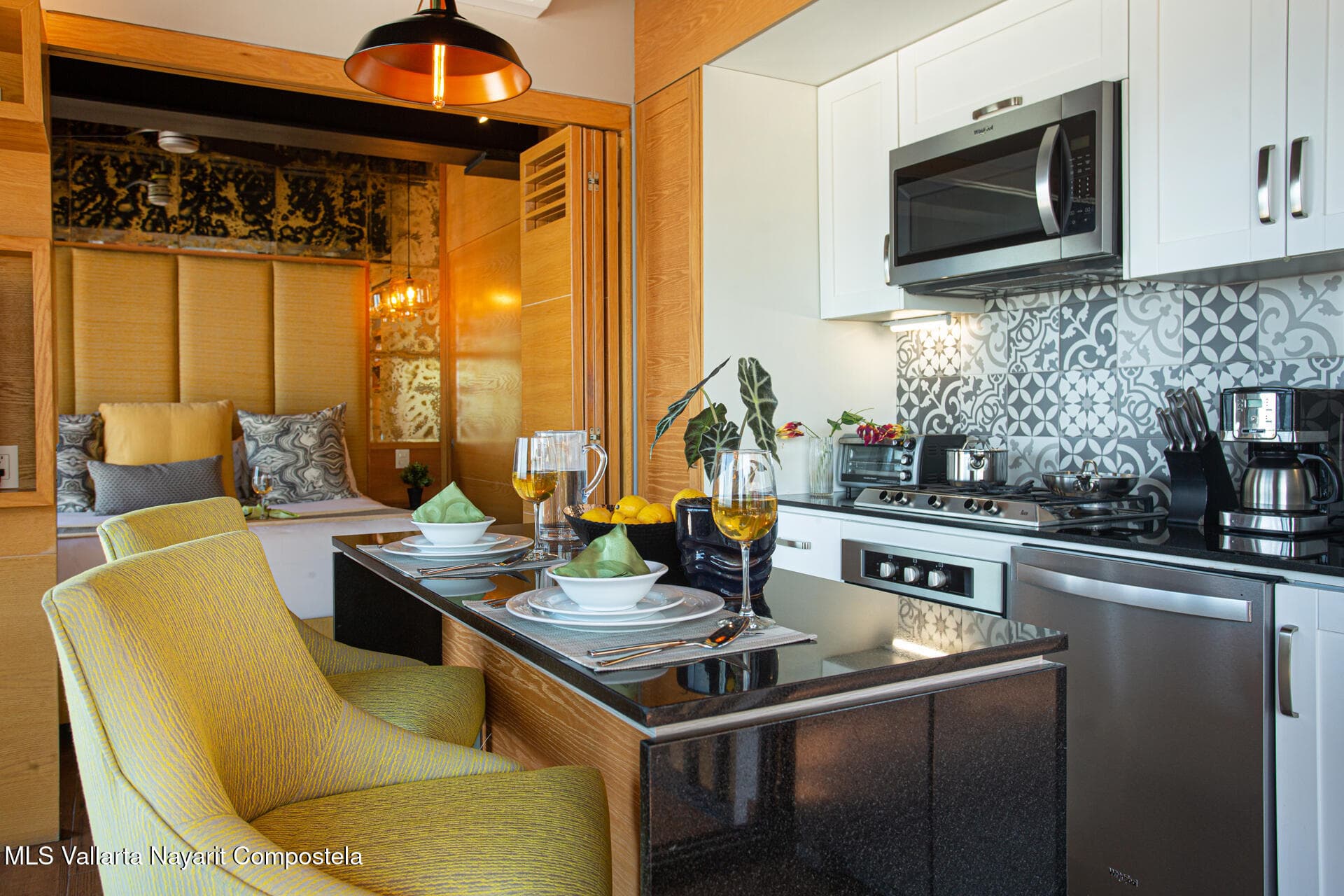 Chic by Pinnacle 9
