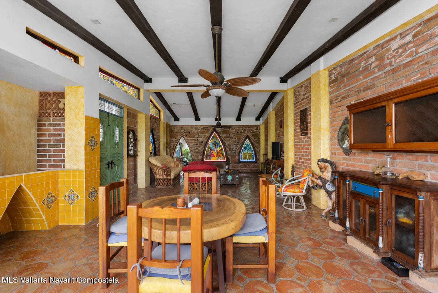 444 Calle Havre 2