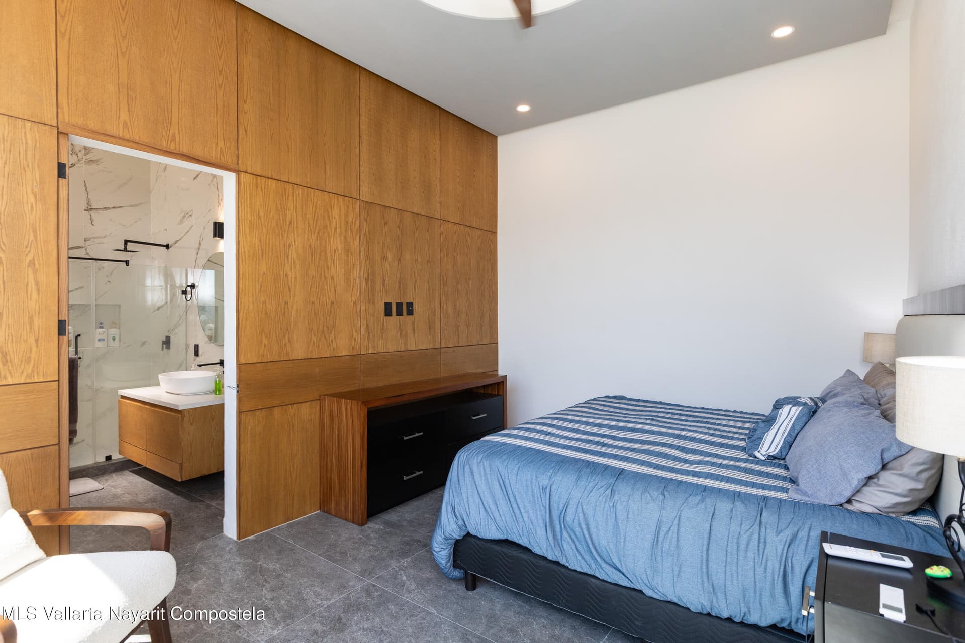 165 LAGO SUPERIOR Calle 11