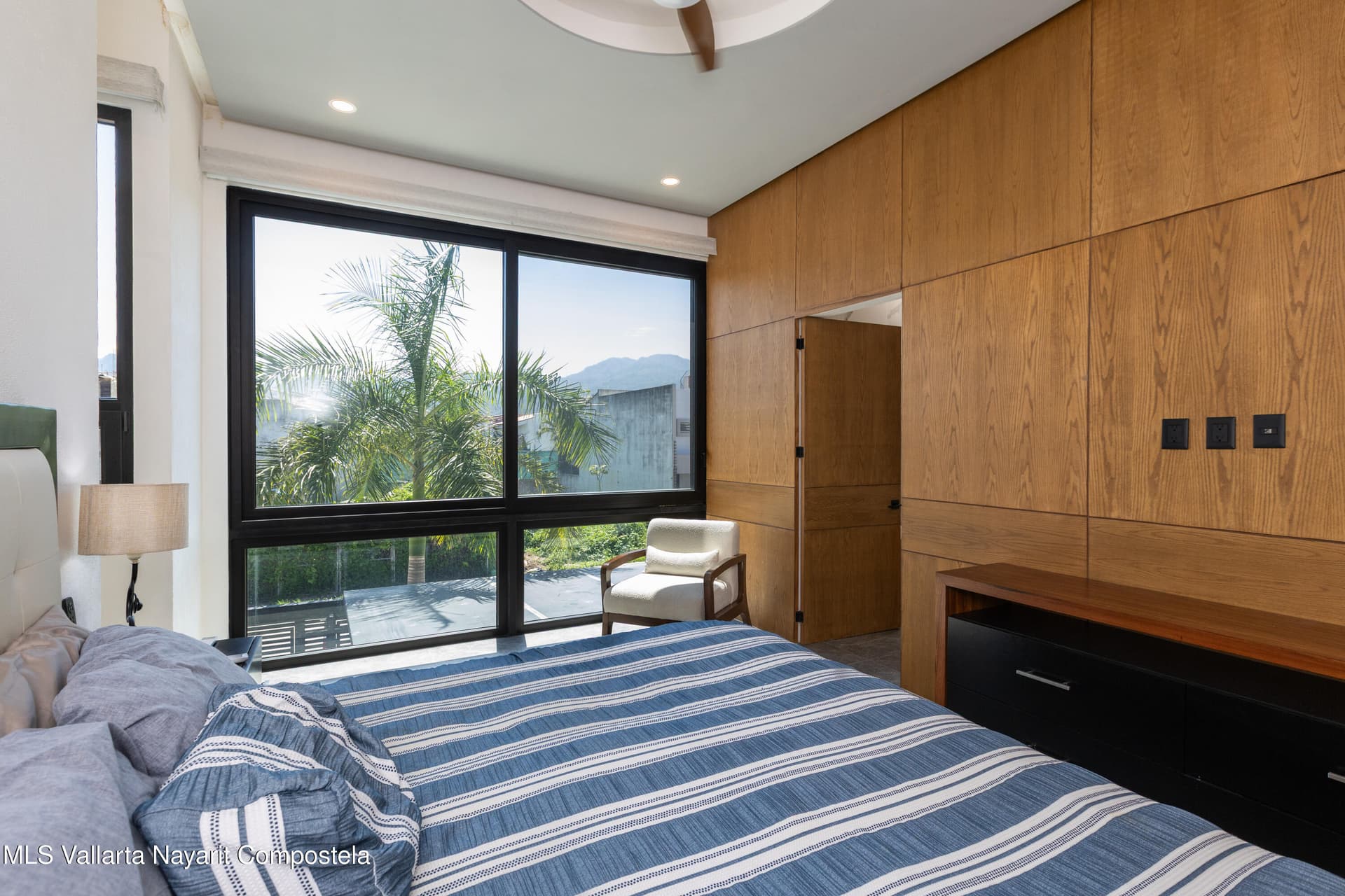165 LAGO SUPERIOR Calle 14