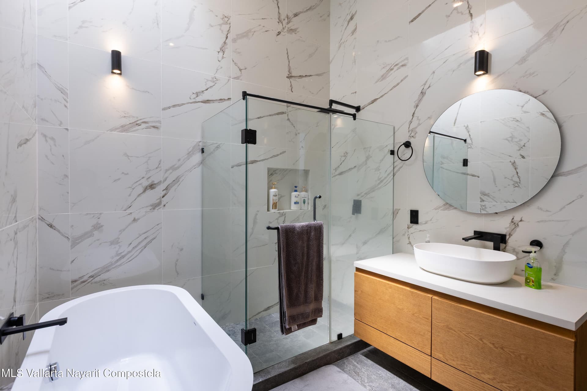 165 LAGO SUPERIOR Calle 7