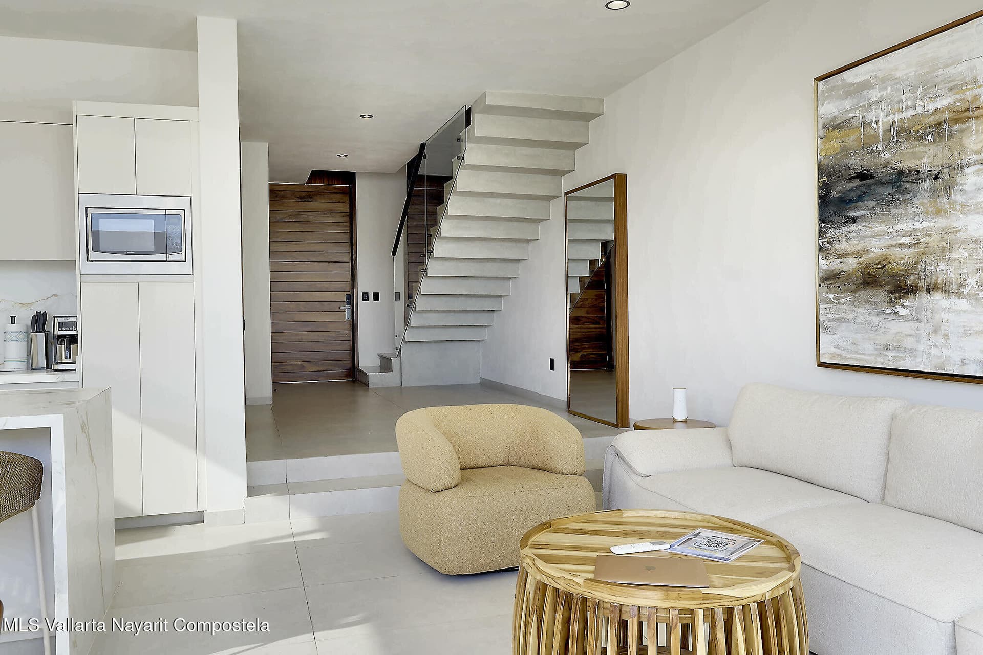 158 Palma del Rey Ave. 4