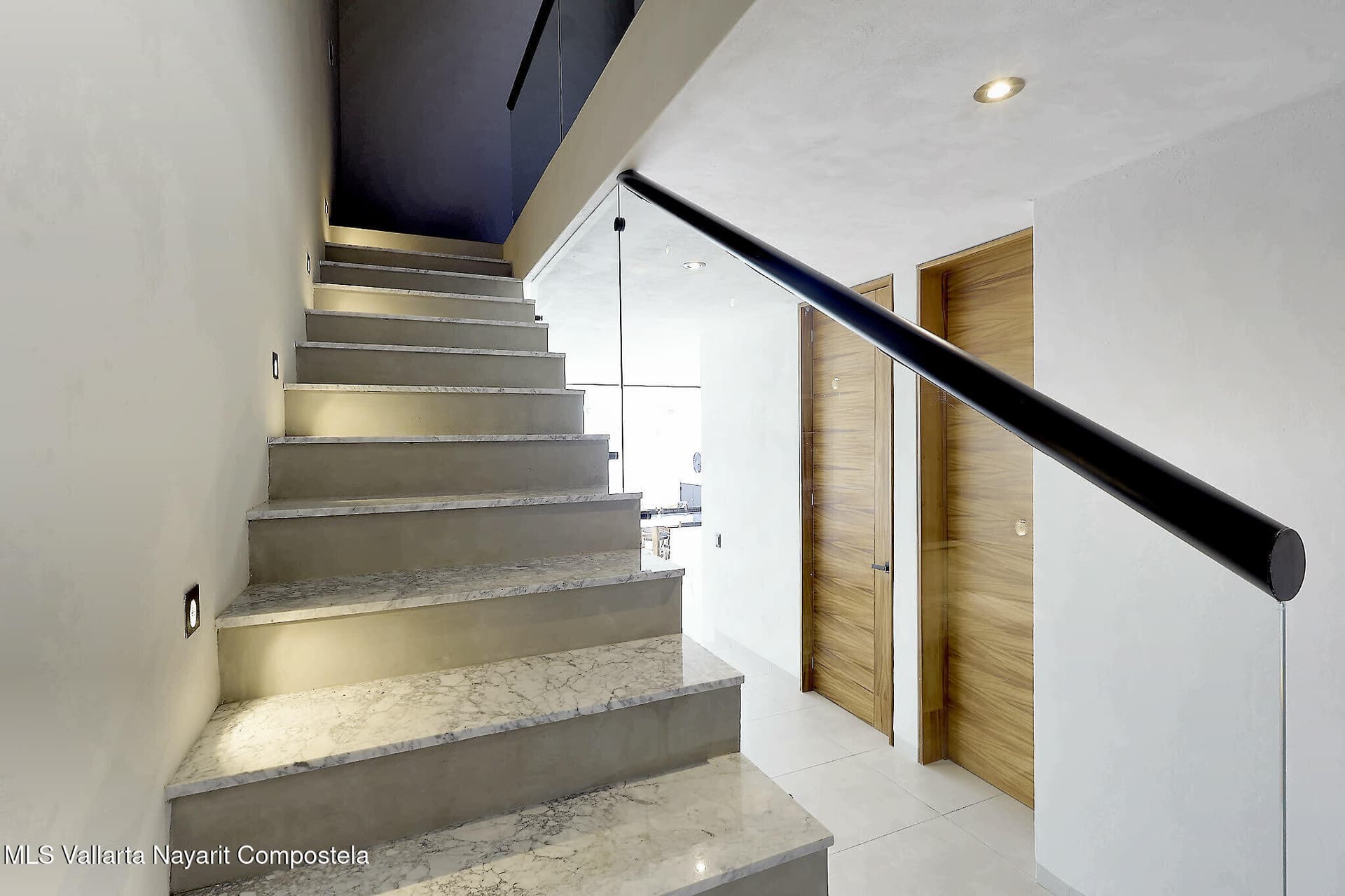 158 Palma del Rey Ave. 10