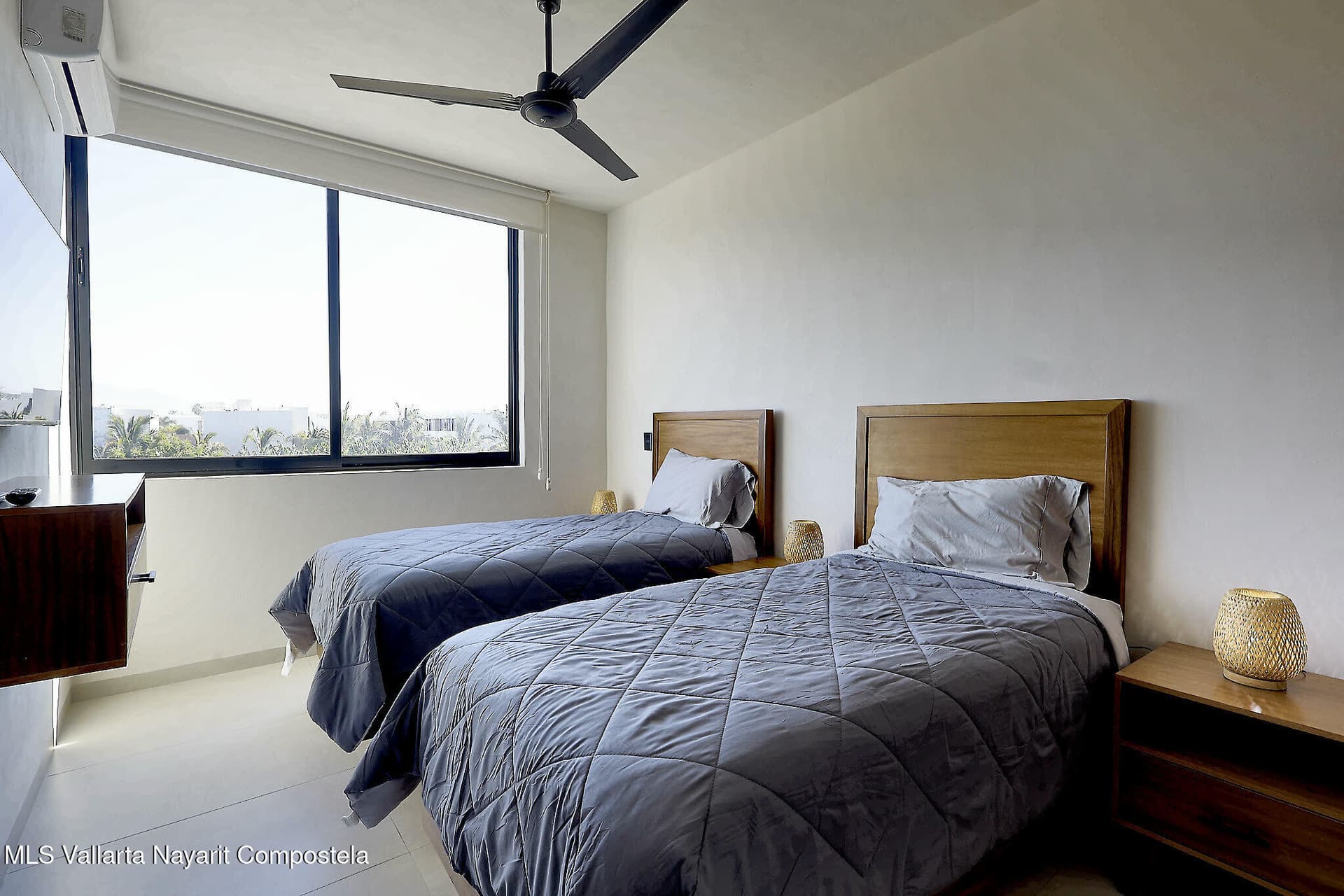 158 Palma del Rey Ave. 16