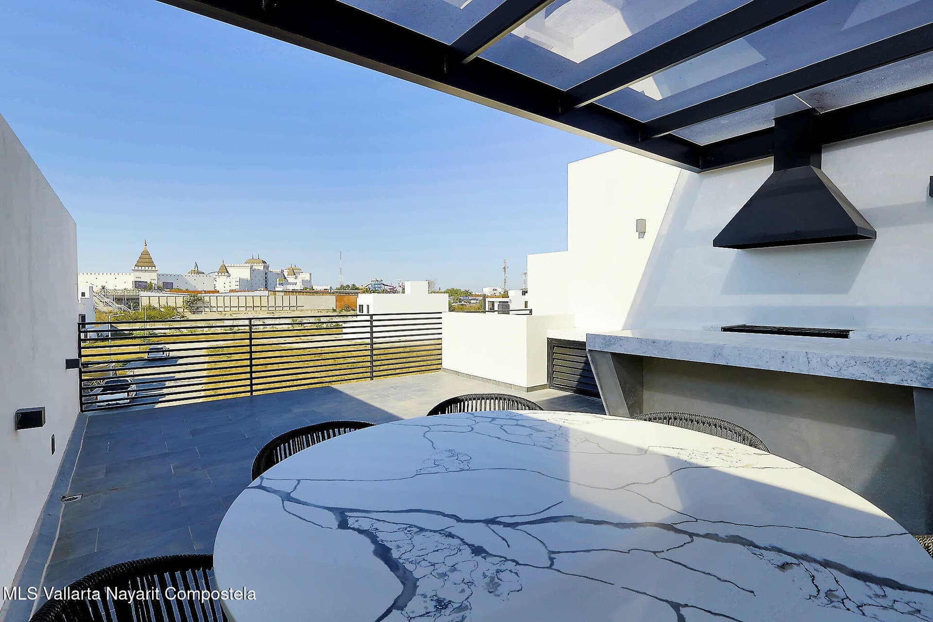 158 Palma del Rey Ave. 20