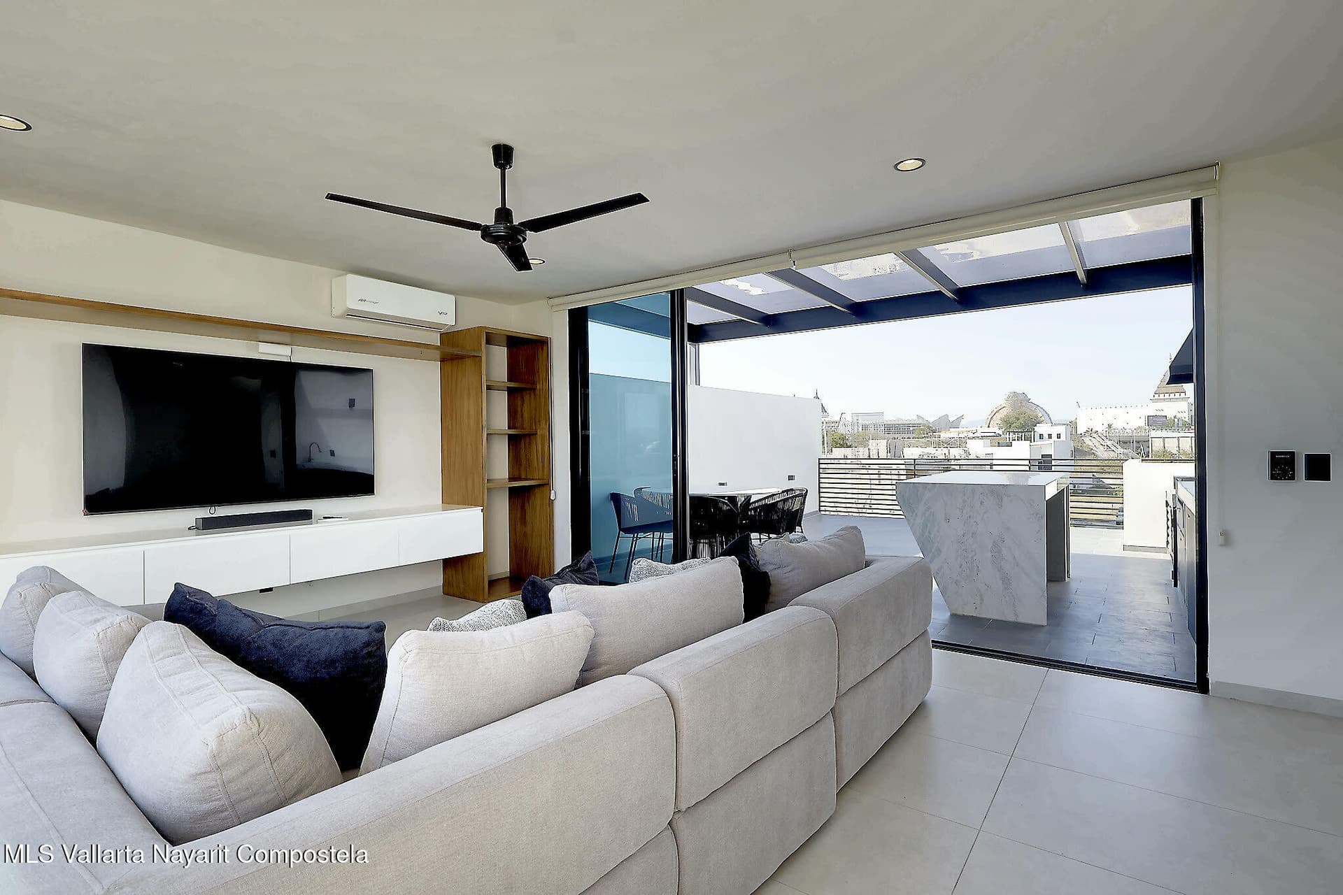 158 Palma del Rey Ave. 22