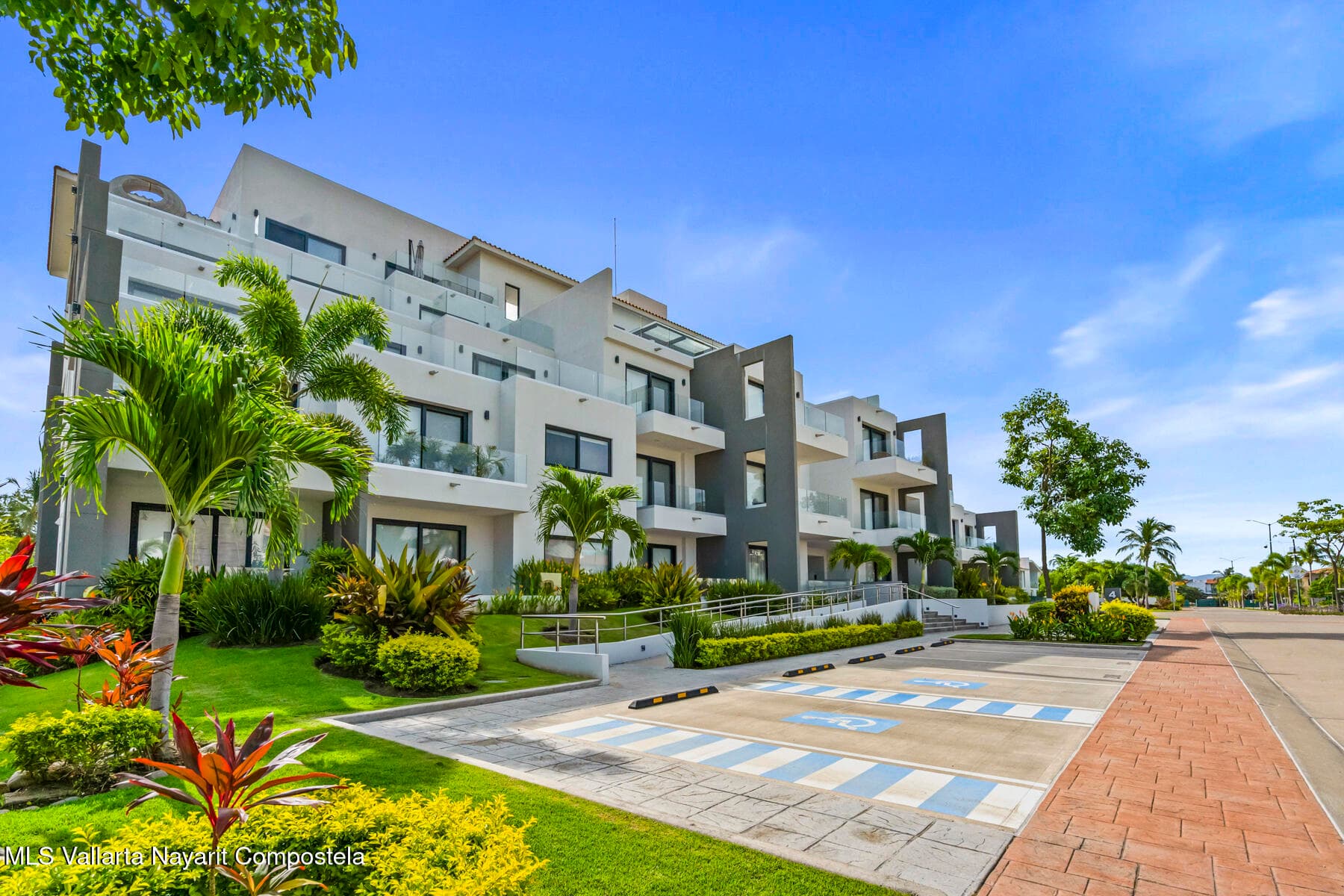 448 Calle Alamo