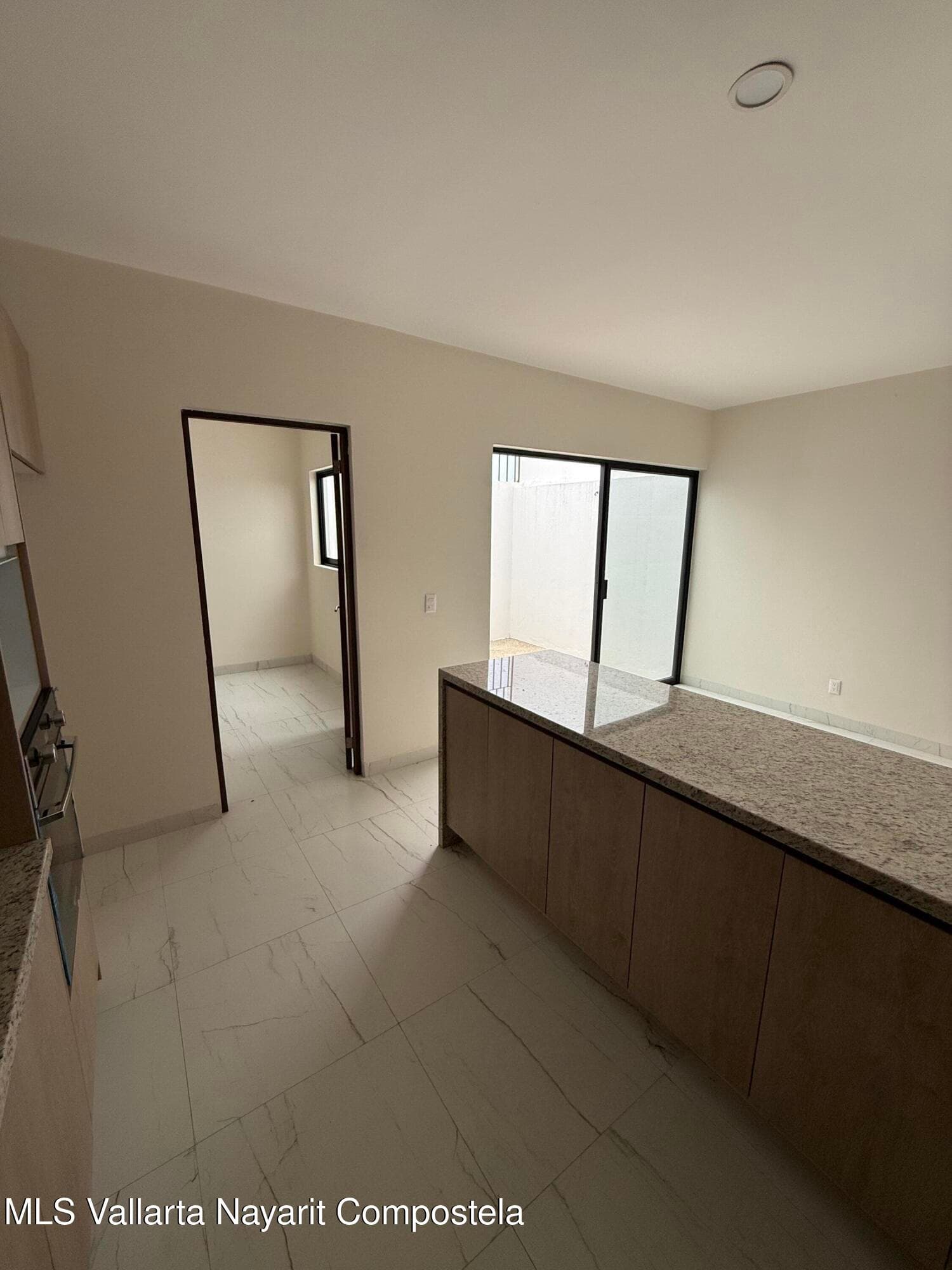 10 Av. Paseo Vallarta 11