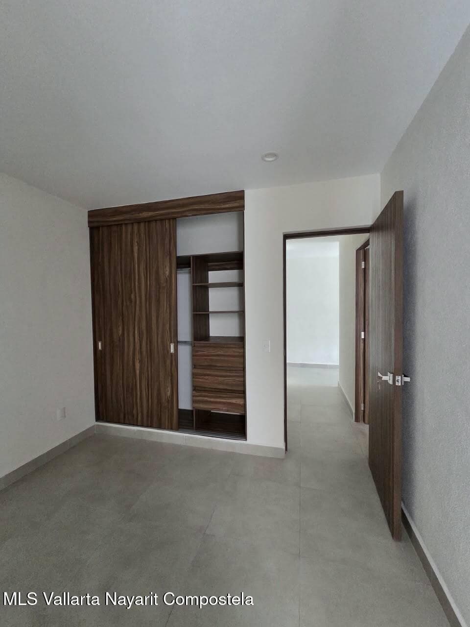 1200 Av. Mexico 2