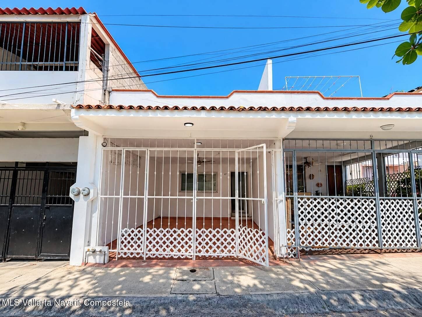 387 AV LAS TORRES 2