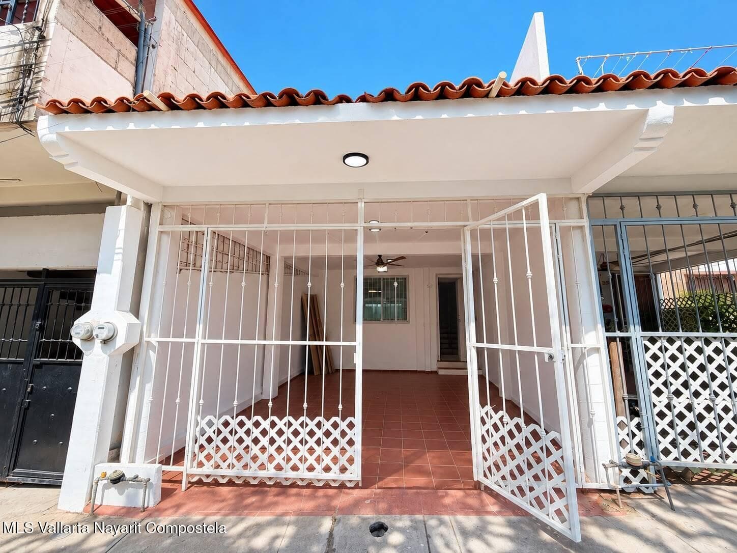 387 AV LAS TORRES