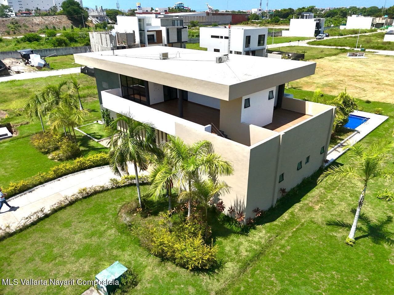158 Palma del Rey Ave. 27