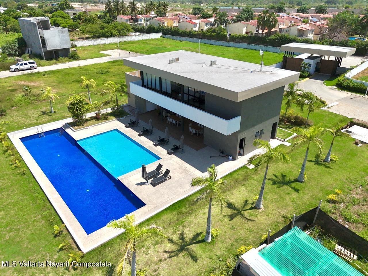 158 Palma del Rey Ave. 25