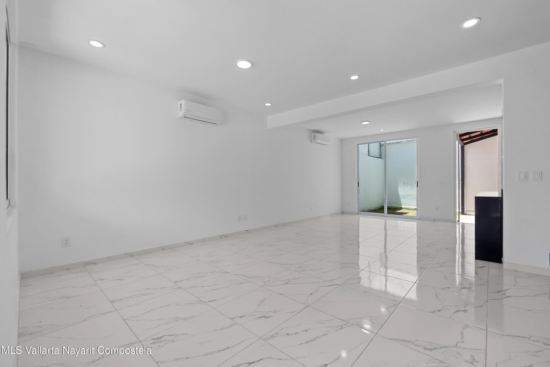 287 Av. de los Grandes Lagos 5