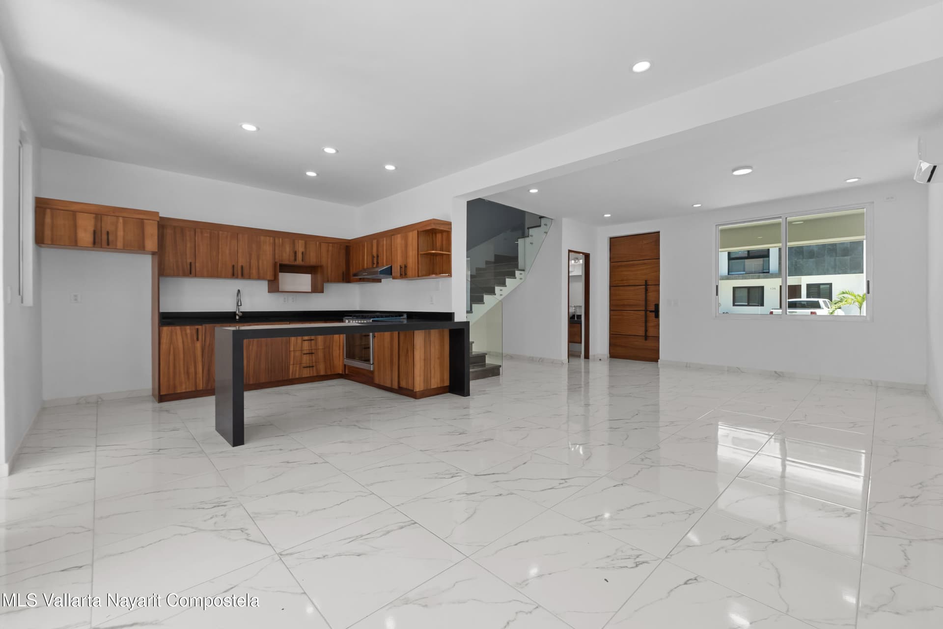 287 Av. de los Grandes Lagos 4