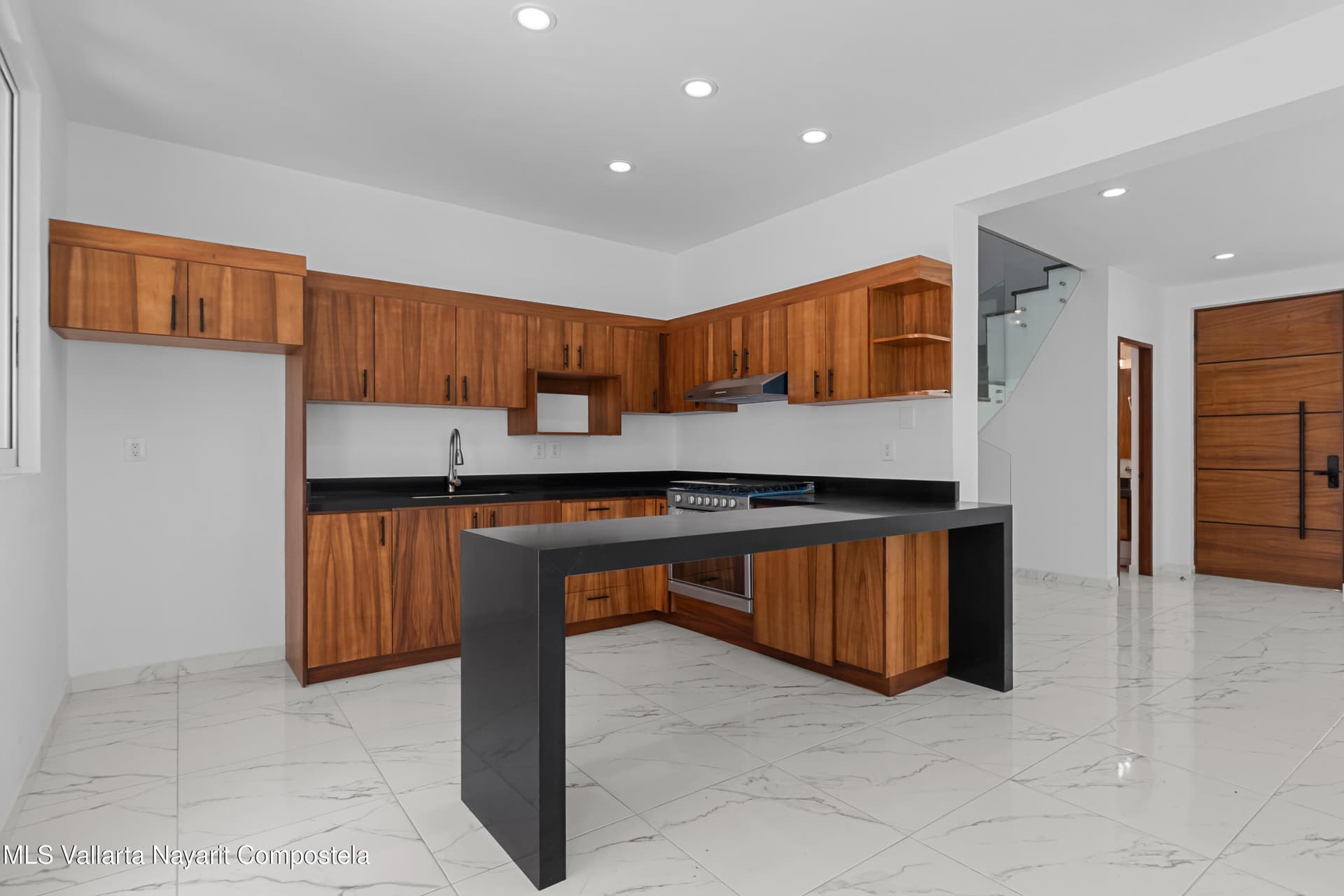 287 Av. de los Grandes Lagos 10