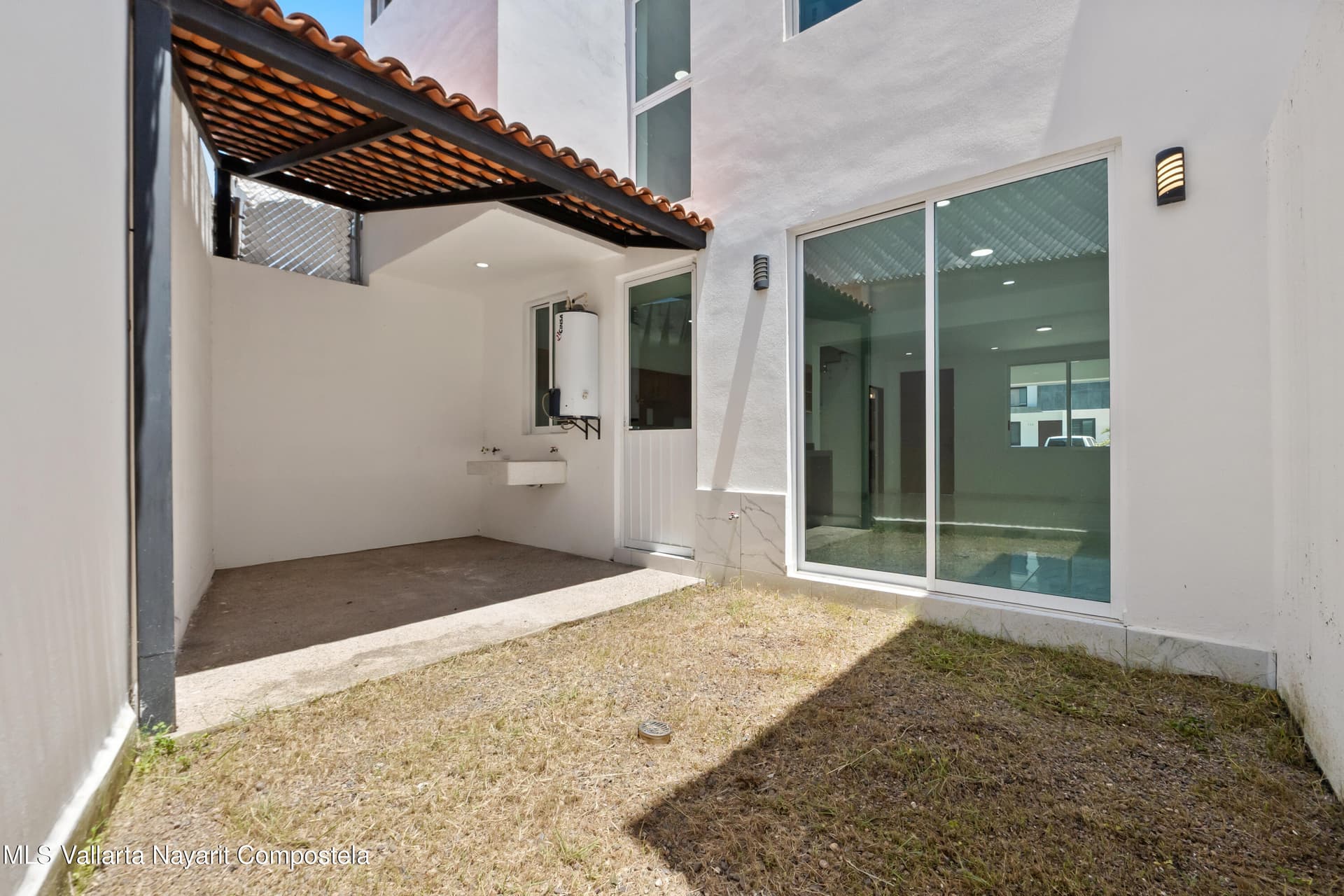 287 Av. de los Grandes Lagos 16