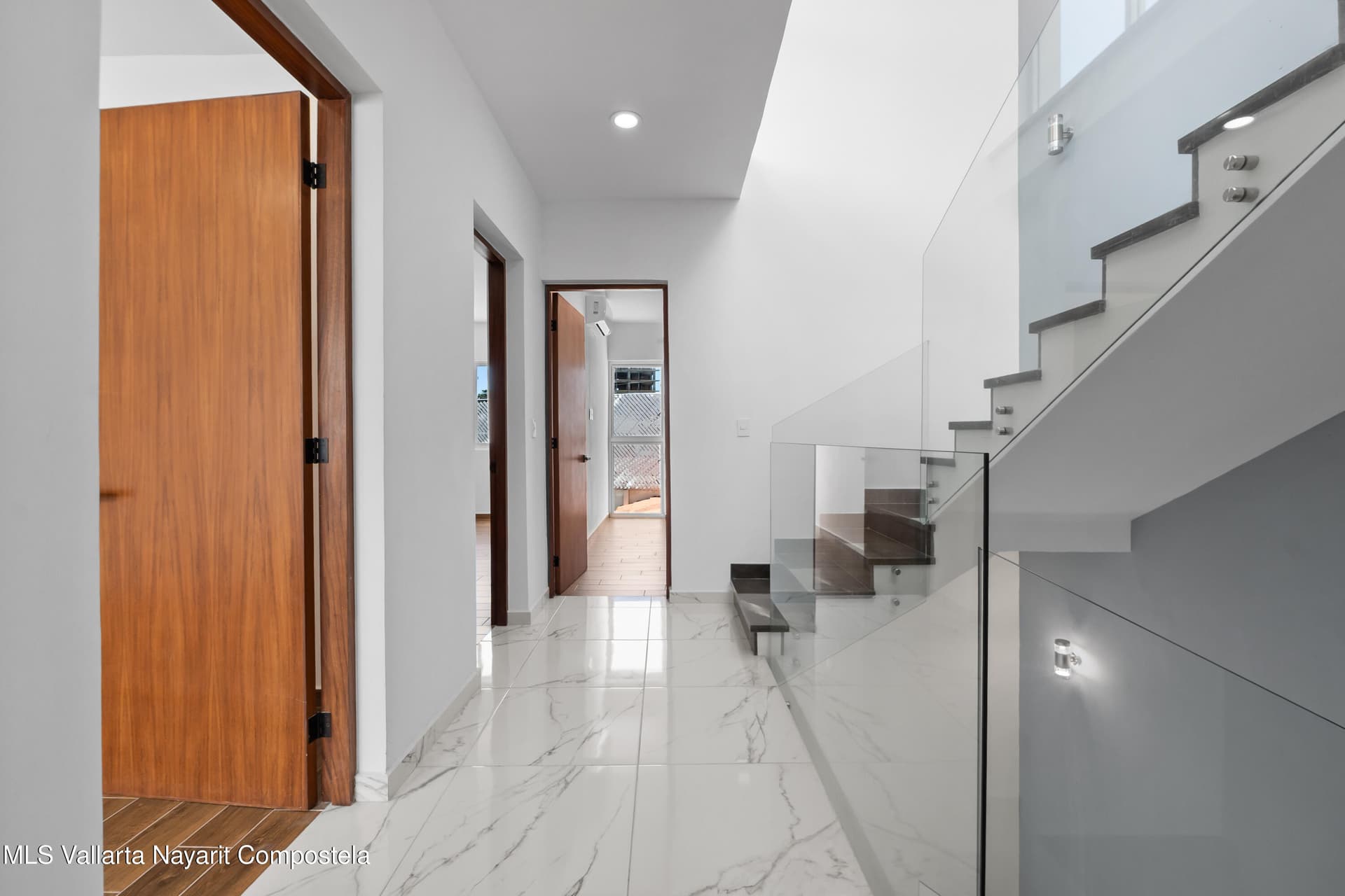 287 Av. de los Grandes Lagos 22